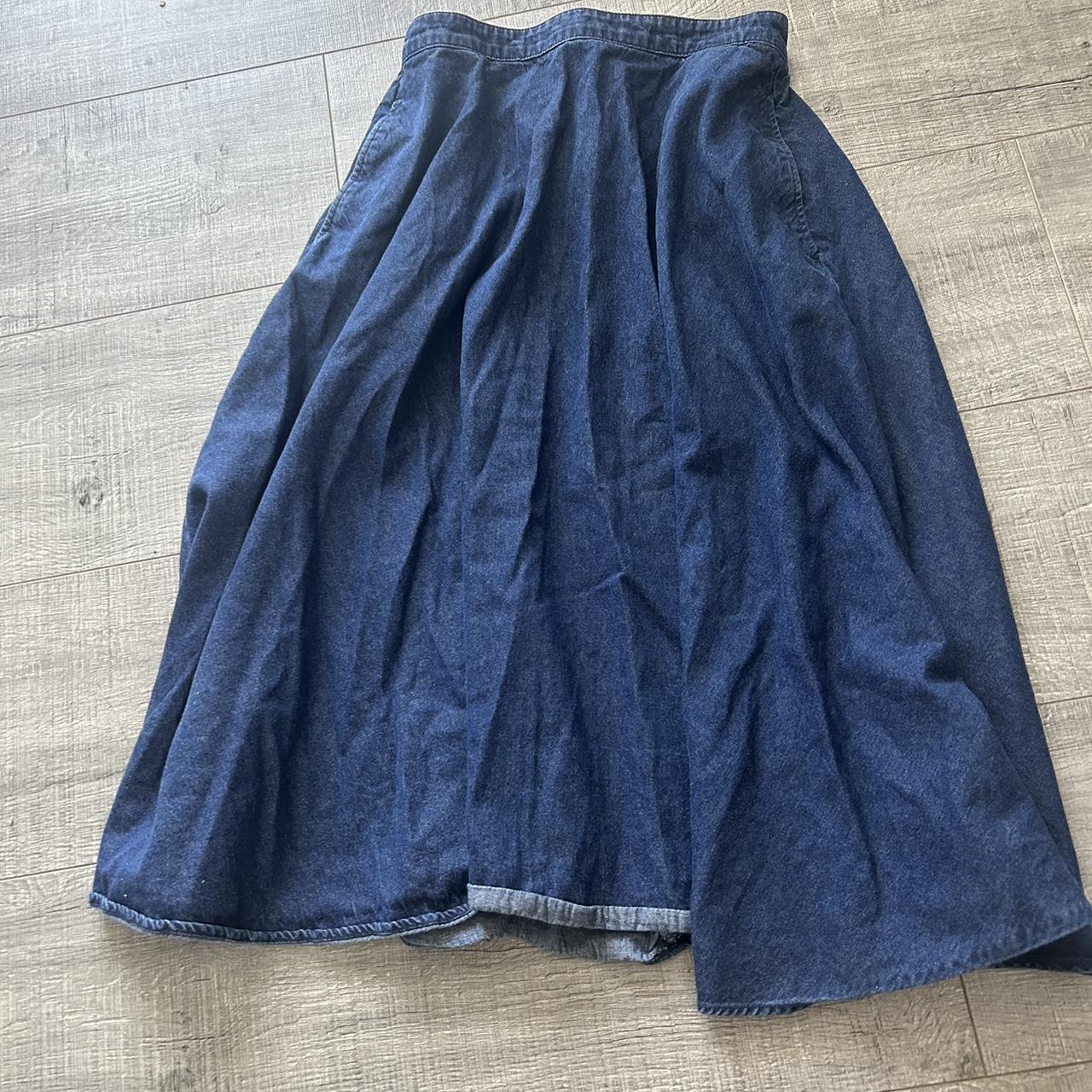 Uniqlo long denim skirt! WITH POCKETS!!!!!! It’s in... - Depop