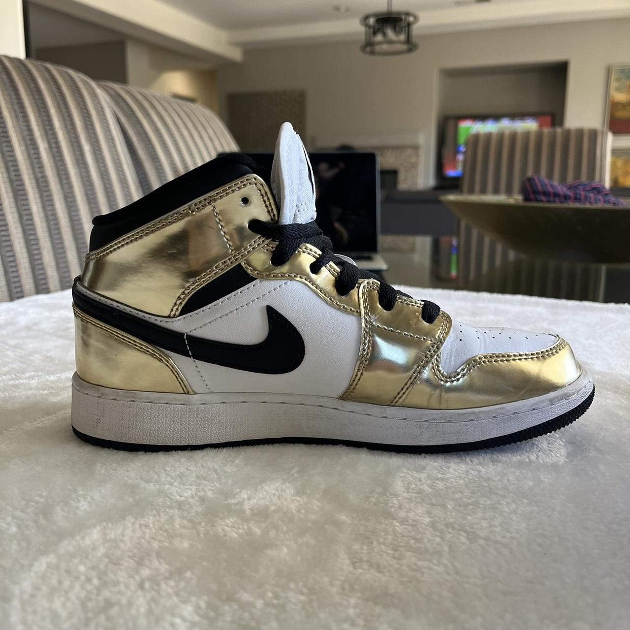 womens jordans gold