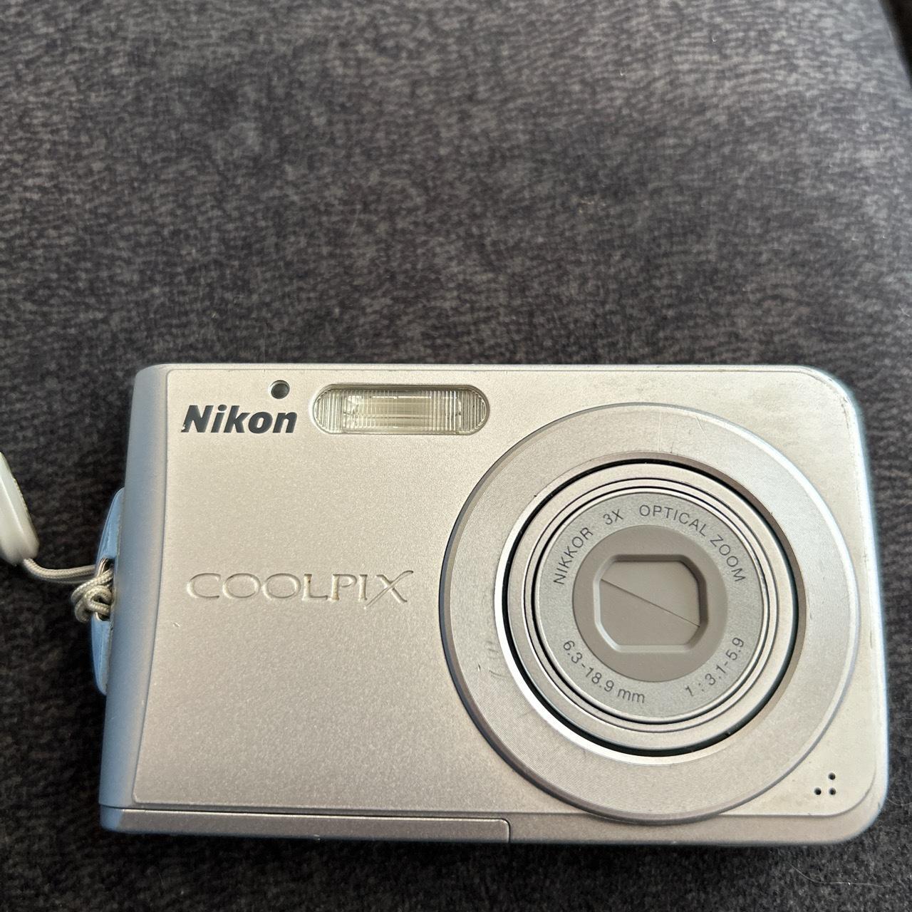 Nikon coolpix S202 NOT WORKING Selling for parts Depop