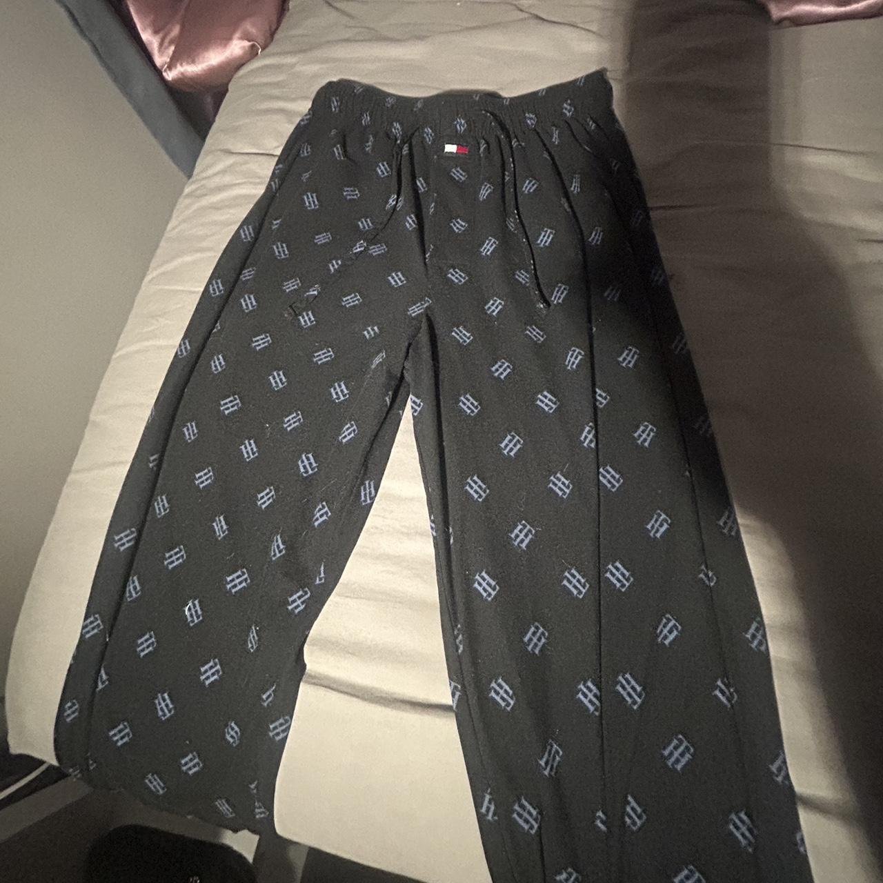 Tommy Hilfiger Women's Black and Blue Joggerstracksuits Depop