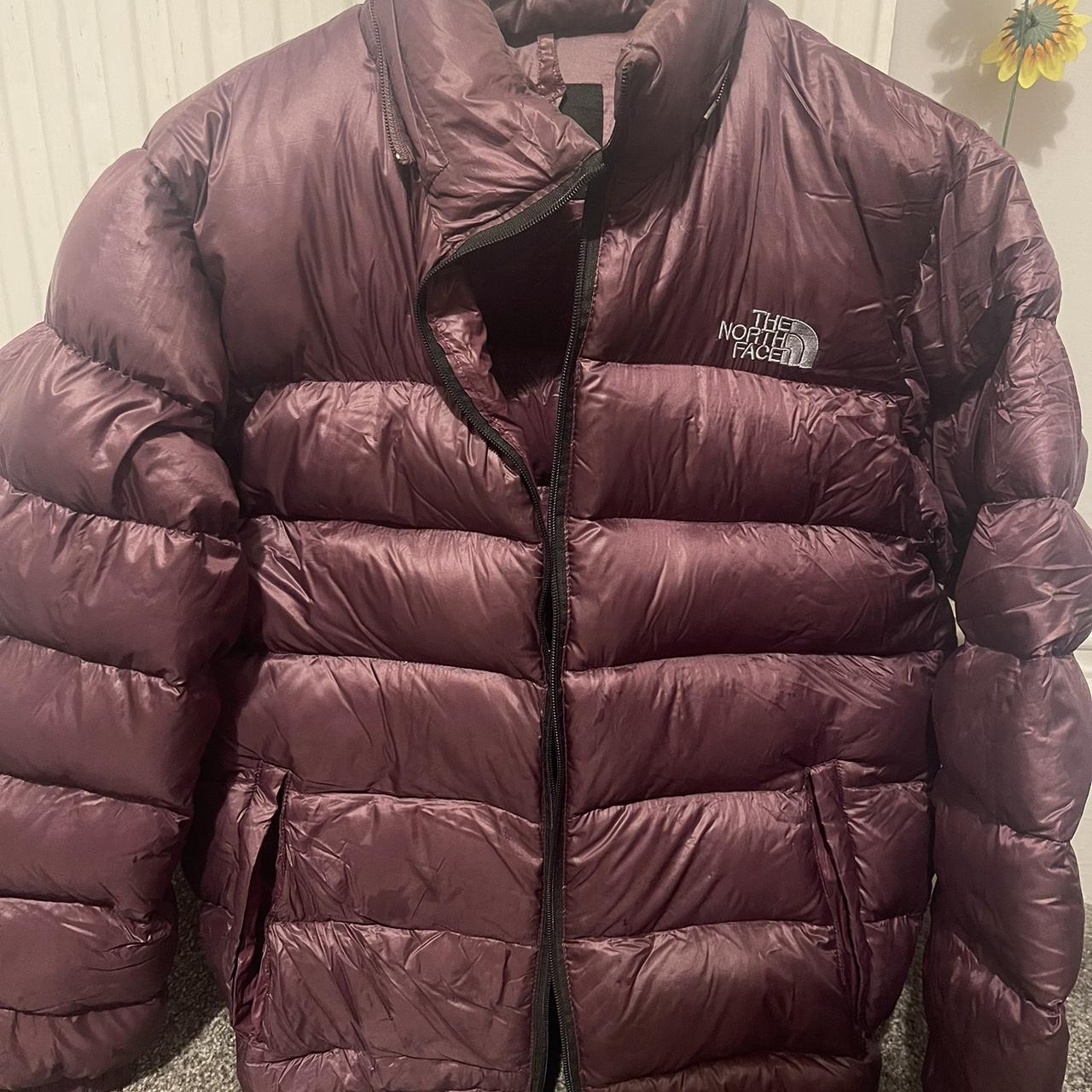 North face burgundy puffer coat with detachable hood