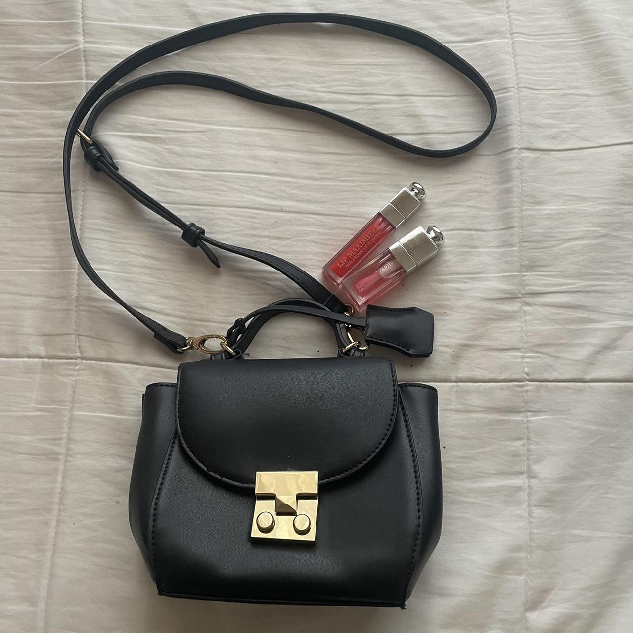 Small black purse 🖤 perfect for everyday and comes... - Depop
