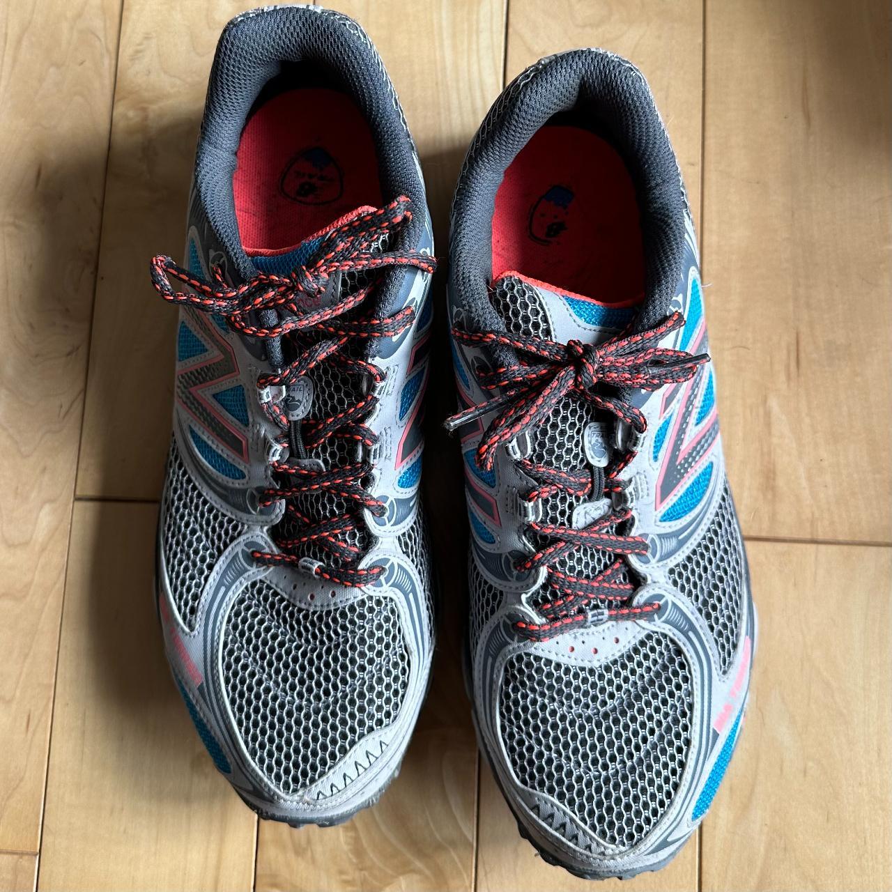 New Balance Women's Grey and Blue Trainers | Depop