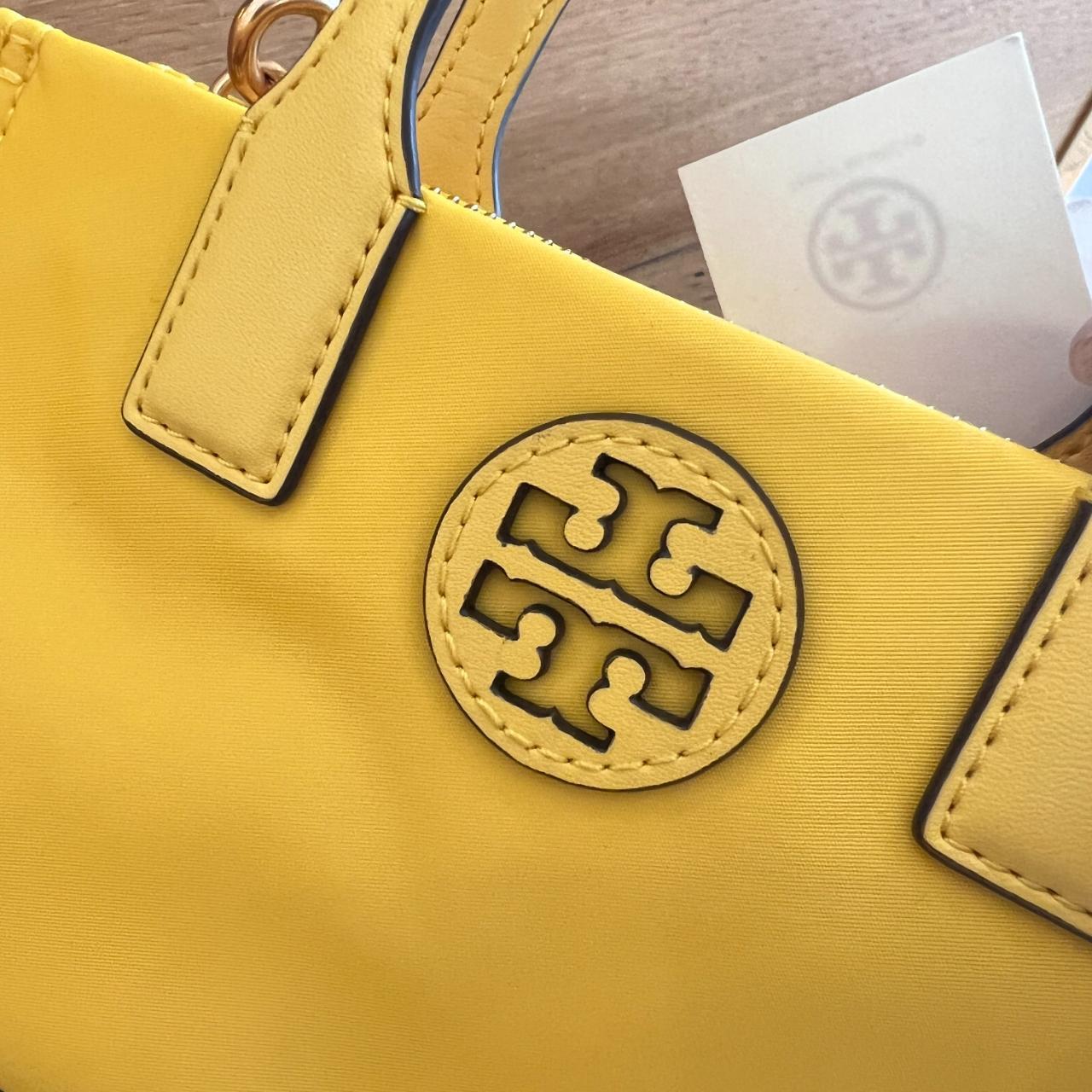  Tory Burch Womens 146437 Elle Gold-Tone Hardware Mini Nylon  Tote Bag, (001 Black) : Clothing, Shoes & Jewelry