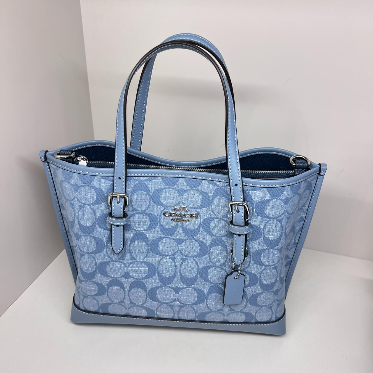 Tote 22 cheap in signature chambray