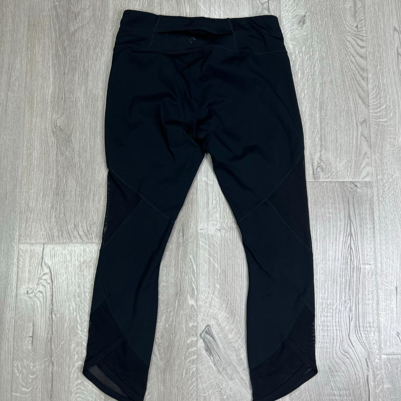 Athleta Aura Sonar Capri Crop Leggings Womens Sz MT... - Depop