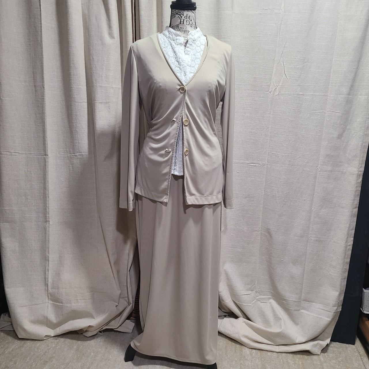 item listed by l_i_v_e