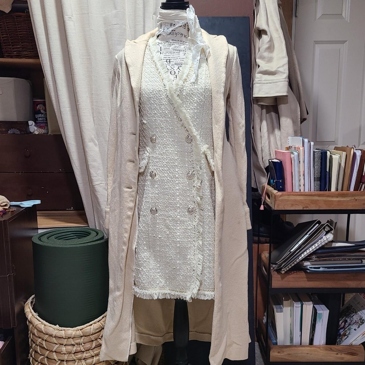 item listed by l_i_v_e