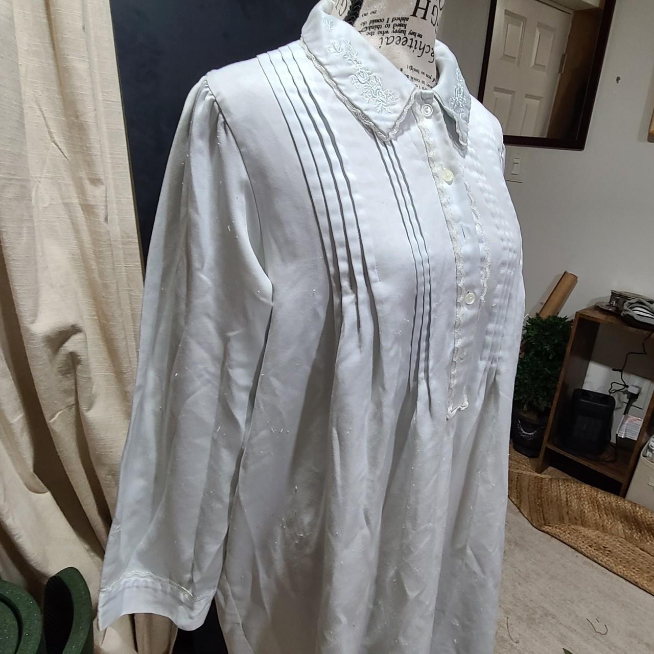 item listed by l_i_v_e