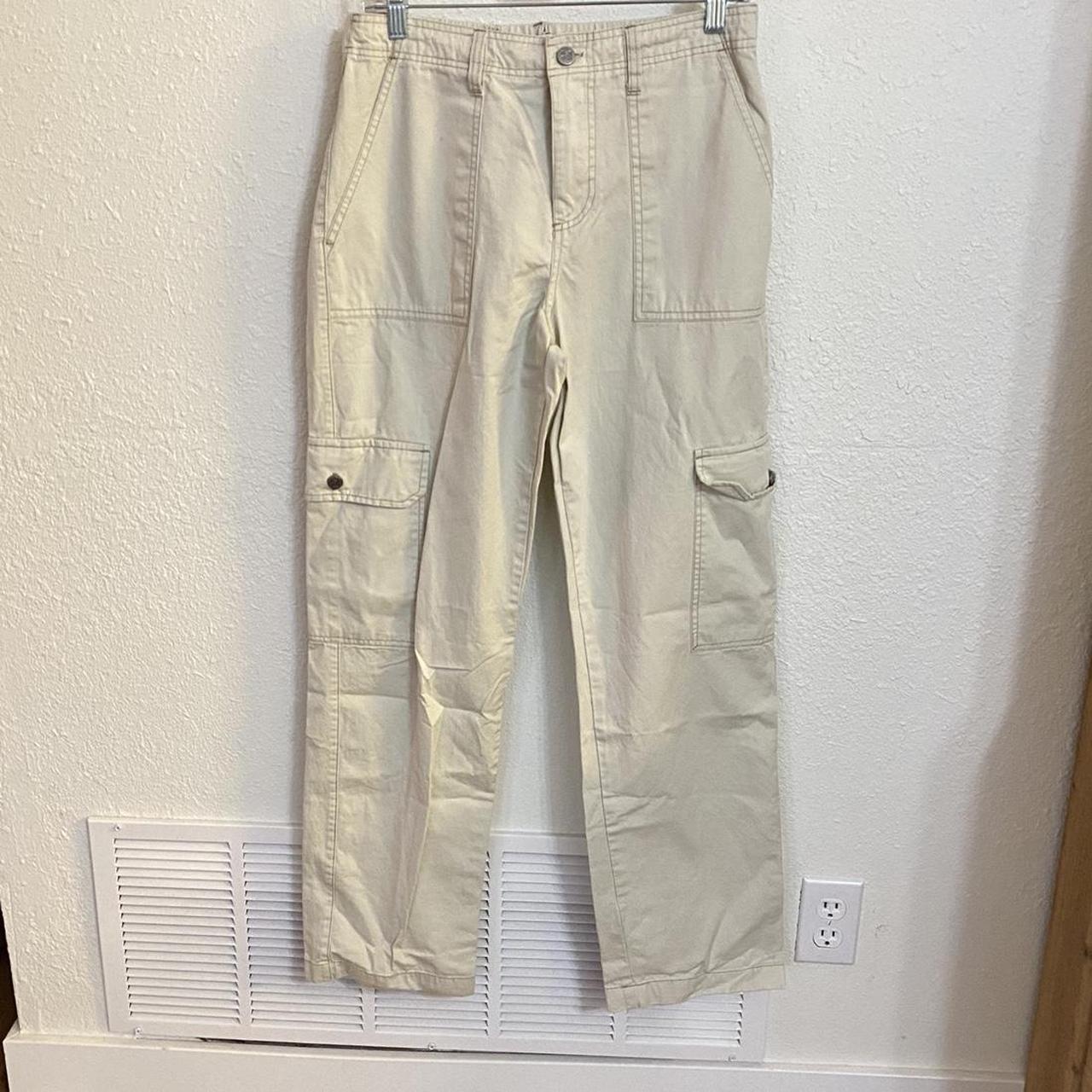 Zumiez Cream Baggy Cargo Pants size M (adjustable... Depop