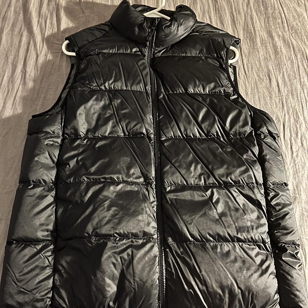 Uniqlo Puffer Vest No flaws or rips Size medium... - Depop