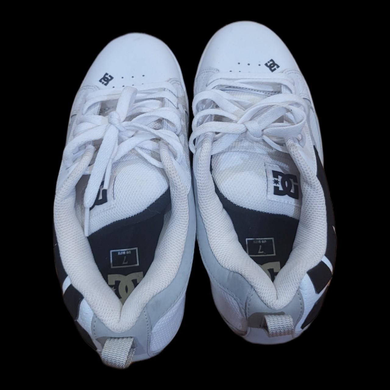 DC Shoes White + Blk Can't fit US Size 7 - Depop