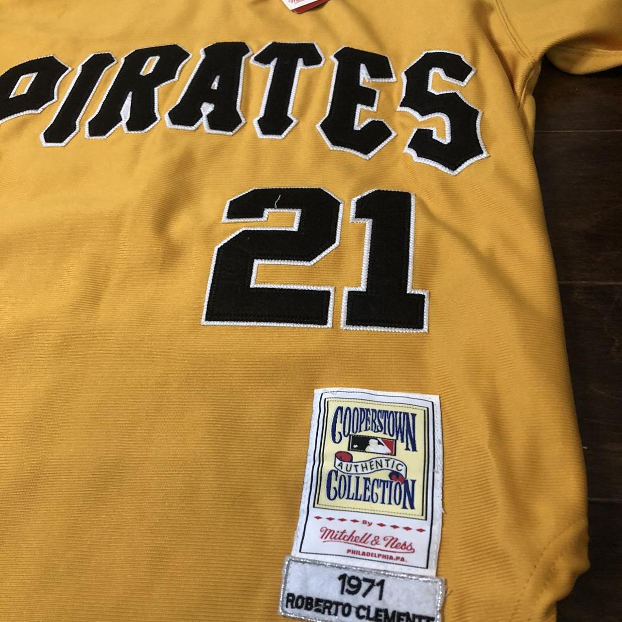 Mitchell & Ness Roberto Clemente Pirates Cooperstown Collection Jersey  Sz 48