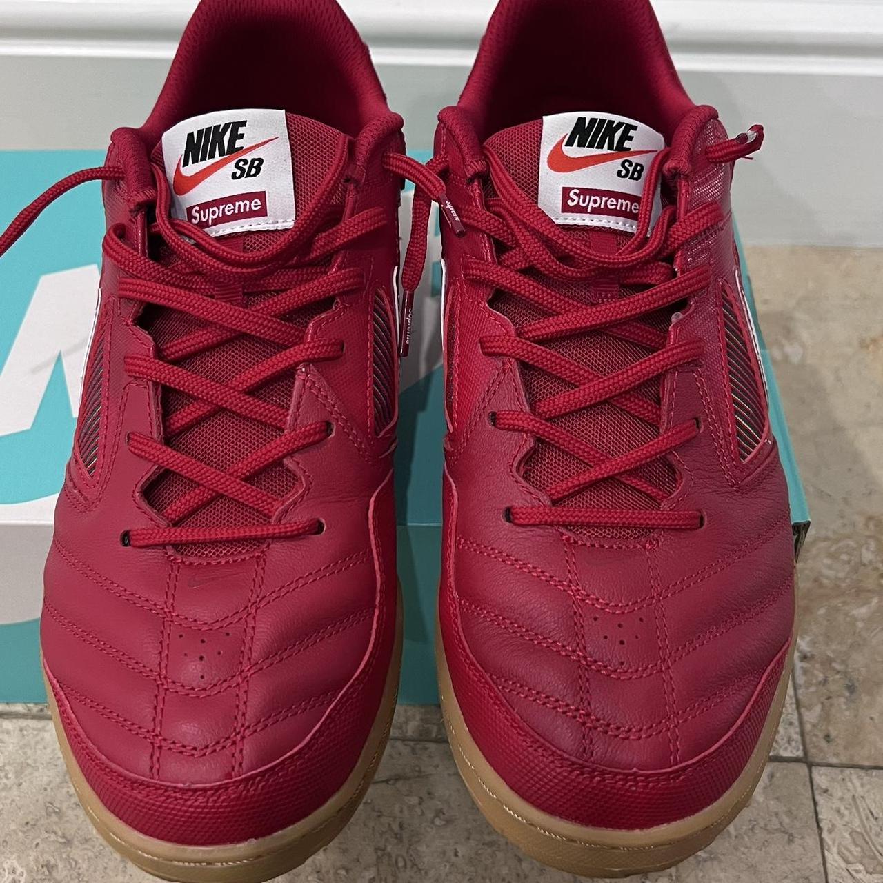 Nike sb gato supreme red best sale