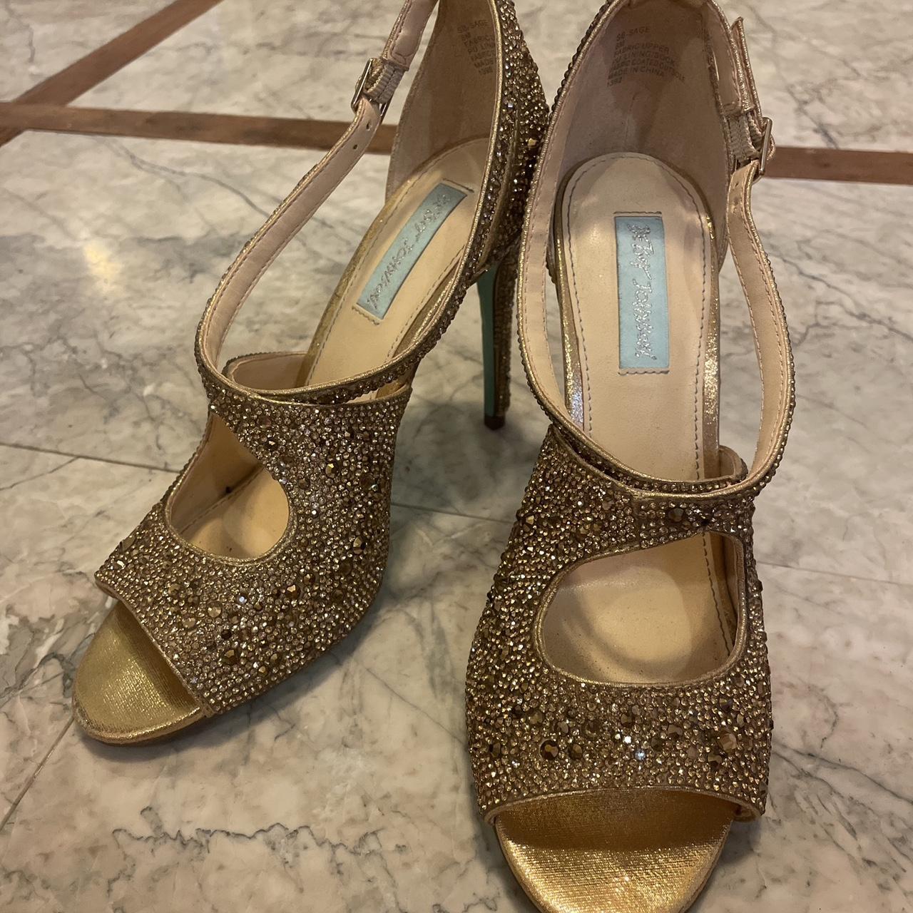 Betsey johnson sage discount shoes