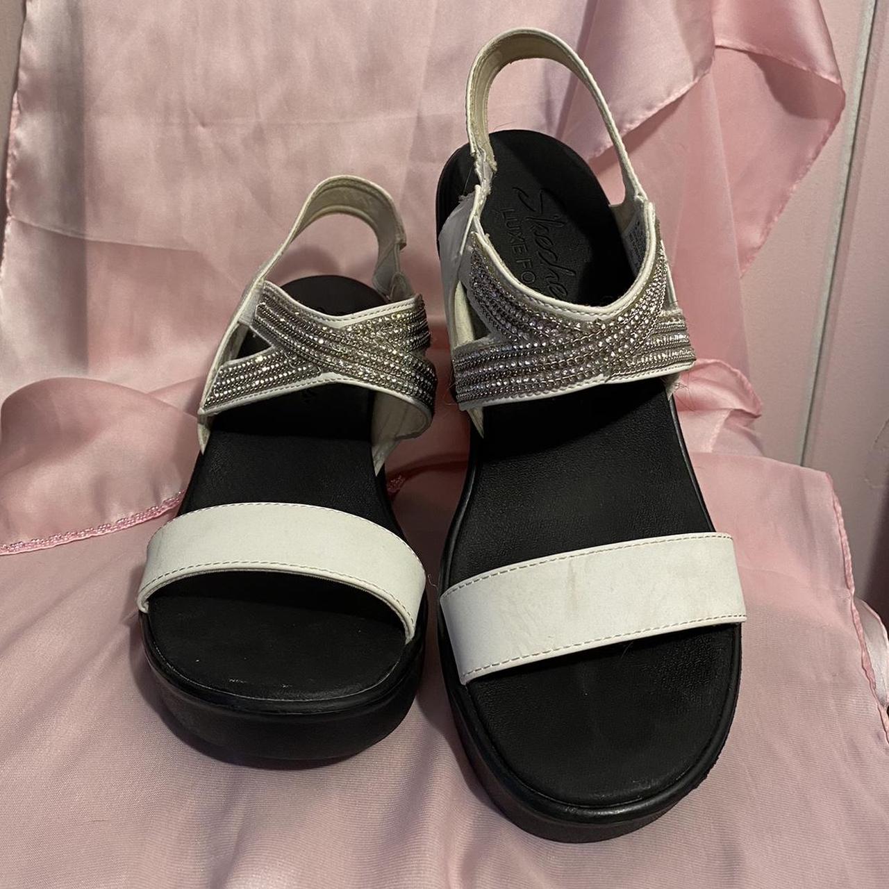 Skechers Women's Black and White Sandals | Depop