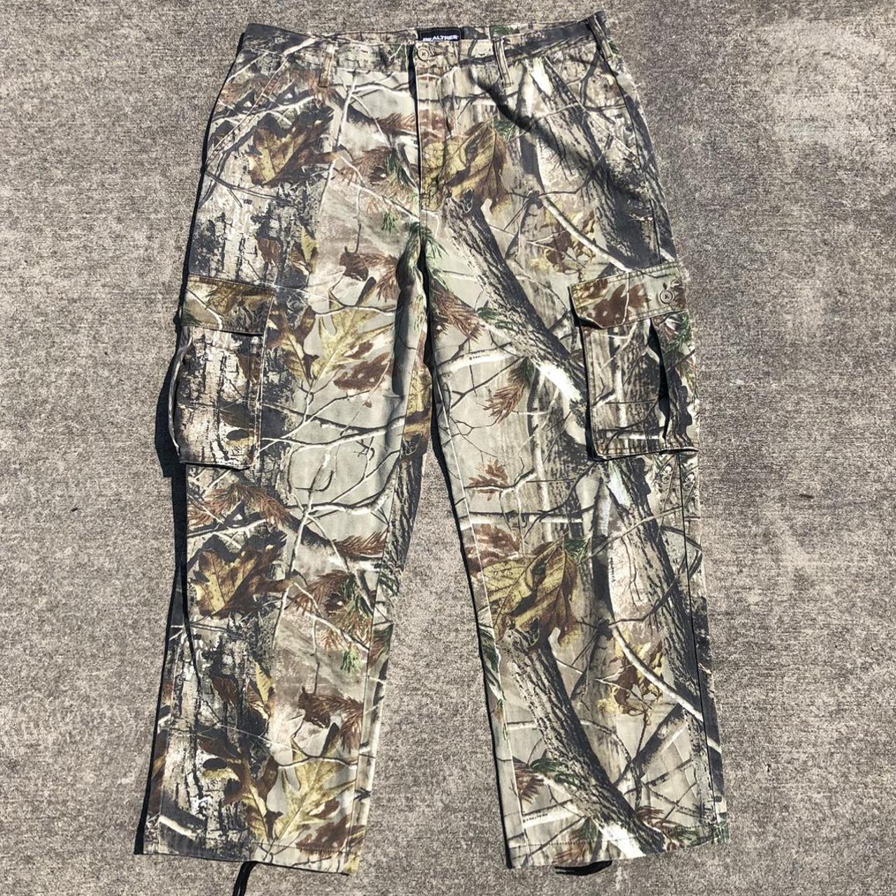 Vintage Realtree Camo Cargo Pants Measure 40x31... Depop