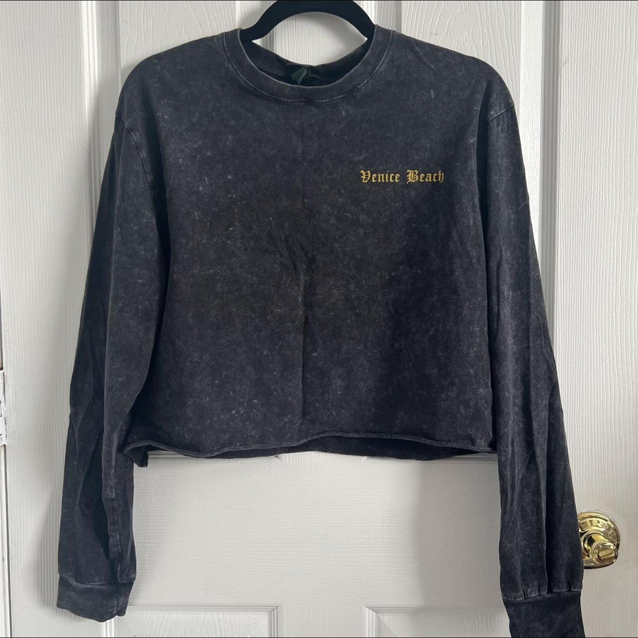 Wild Fable Women's Grey and Black Sweatshirt | Depop