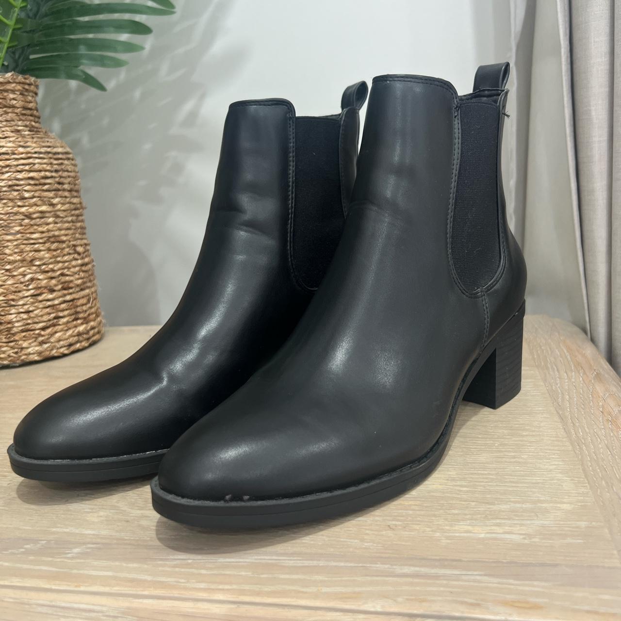 Bett’s leather ankle boots Never been worn - Depop