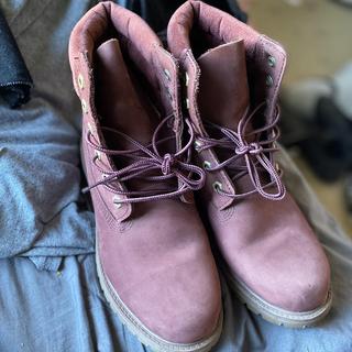 maroon timbs