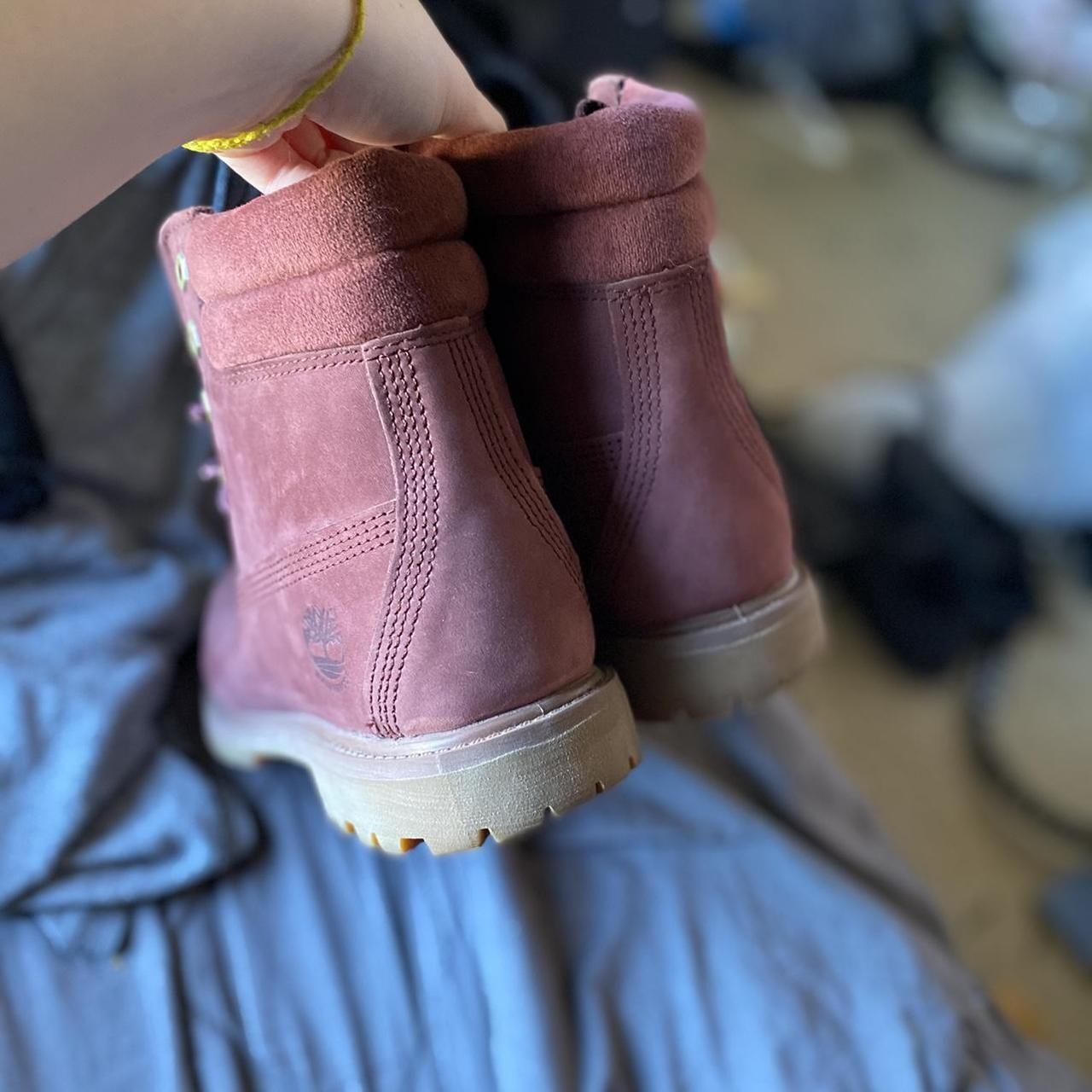 maroon timbs