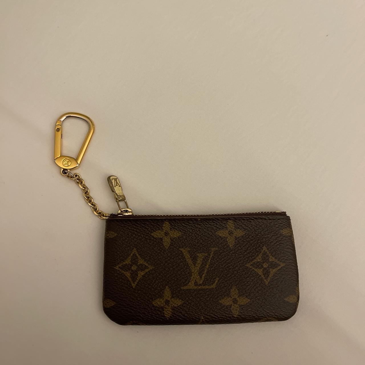 Louis Vuitton key chain pouch real VS fake  Louis vuitton, Louis vuitton  key pouch, Vuitton