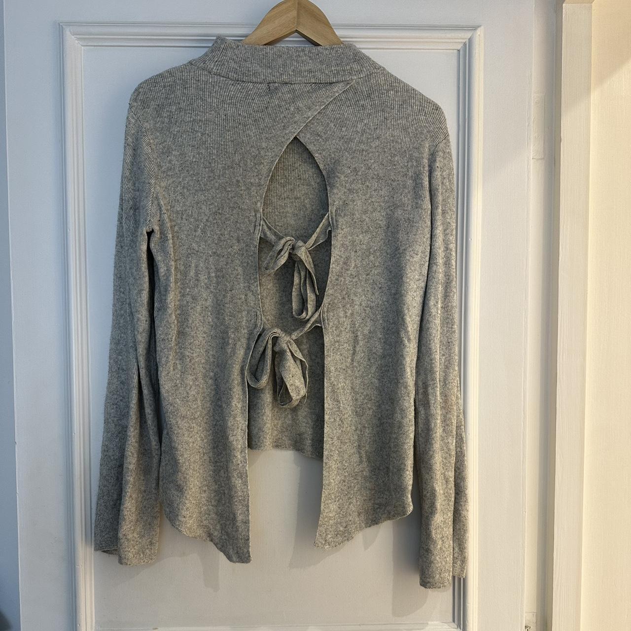 Oliver Bonas grey jumper with gorgeous tie back detail - Depop