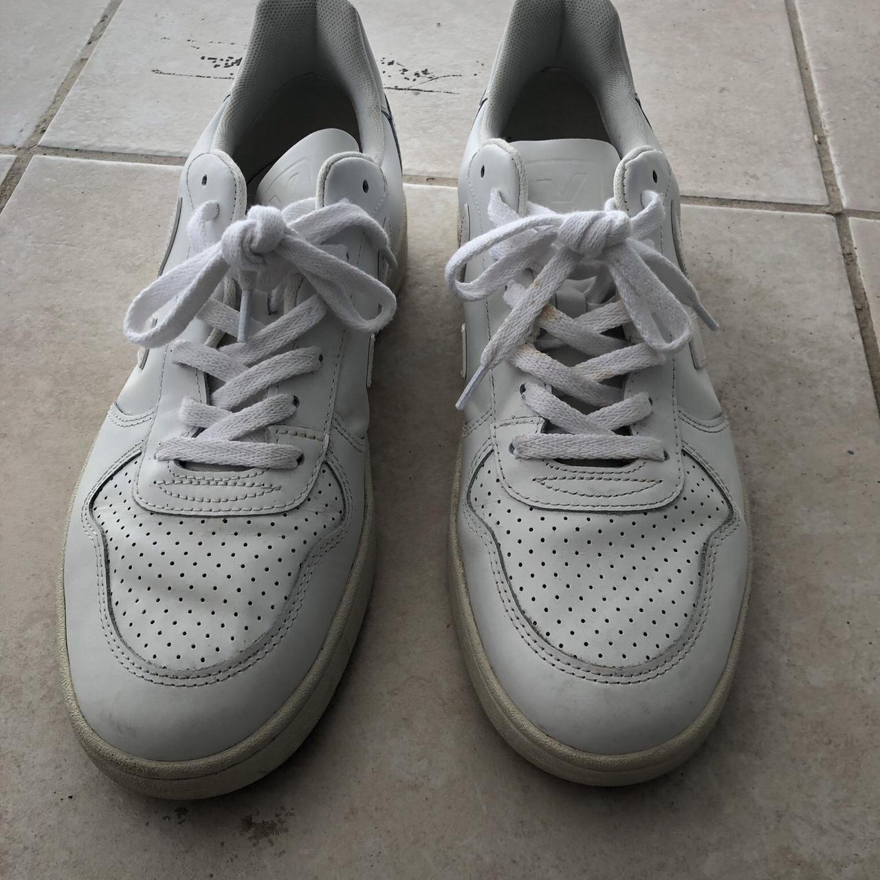 Veja V-10 Leather White Size 10 Shoe in good used... - Depop