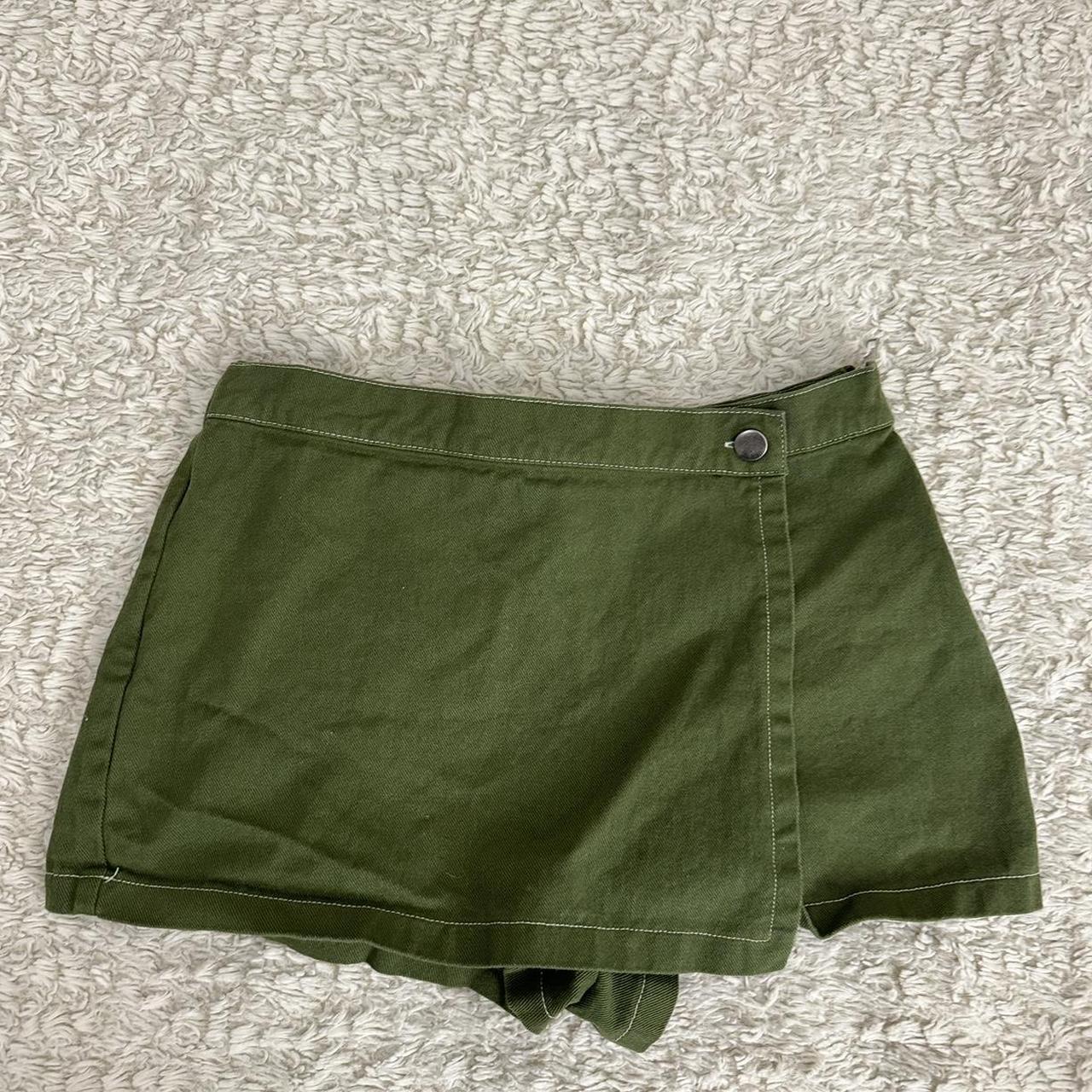 item listed by nadialerma00