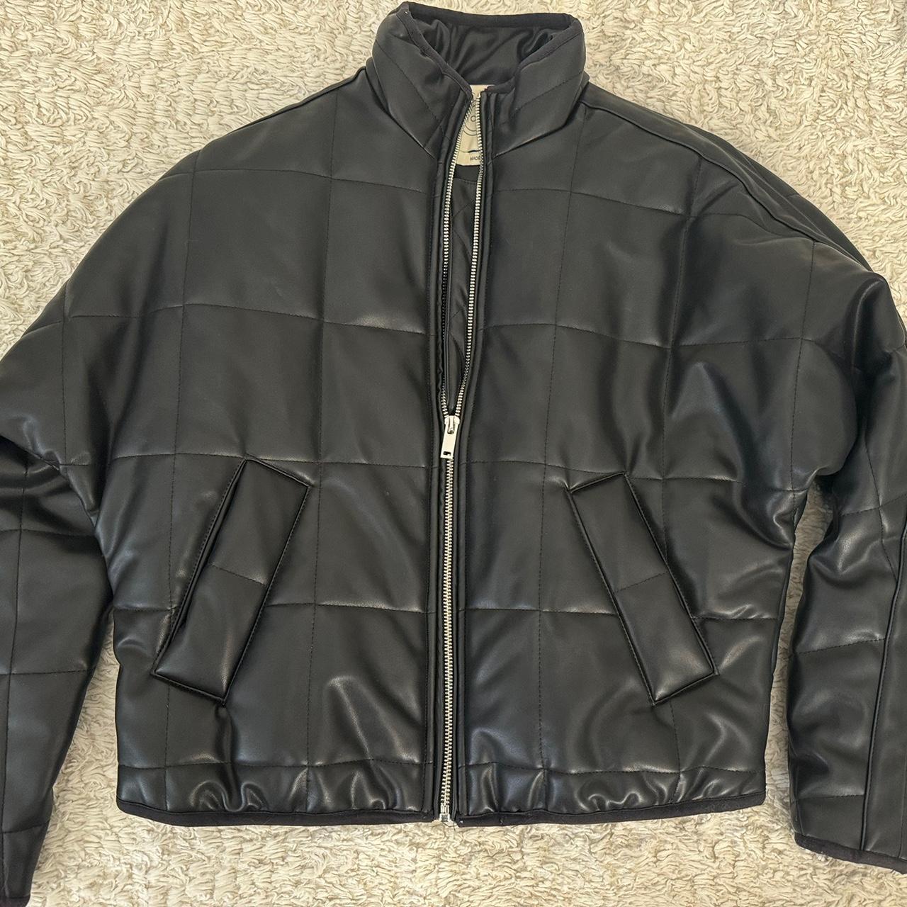 item listed by nadialerma00