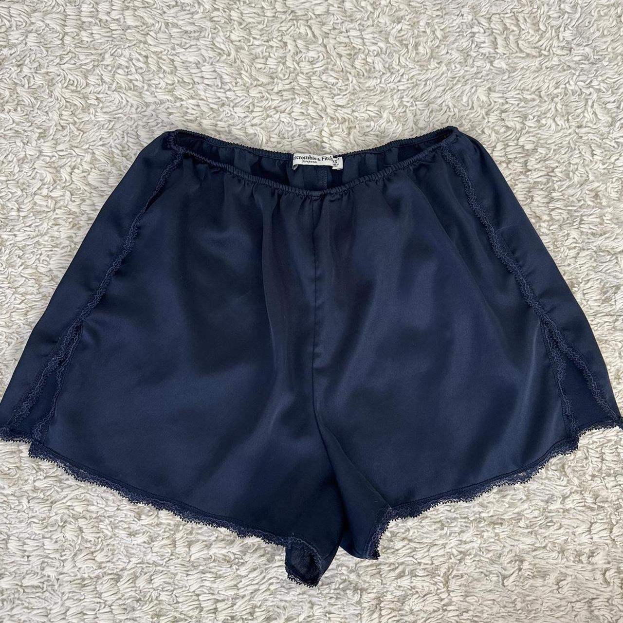 item listed by nadialerma00