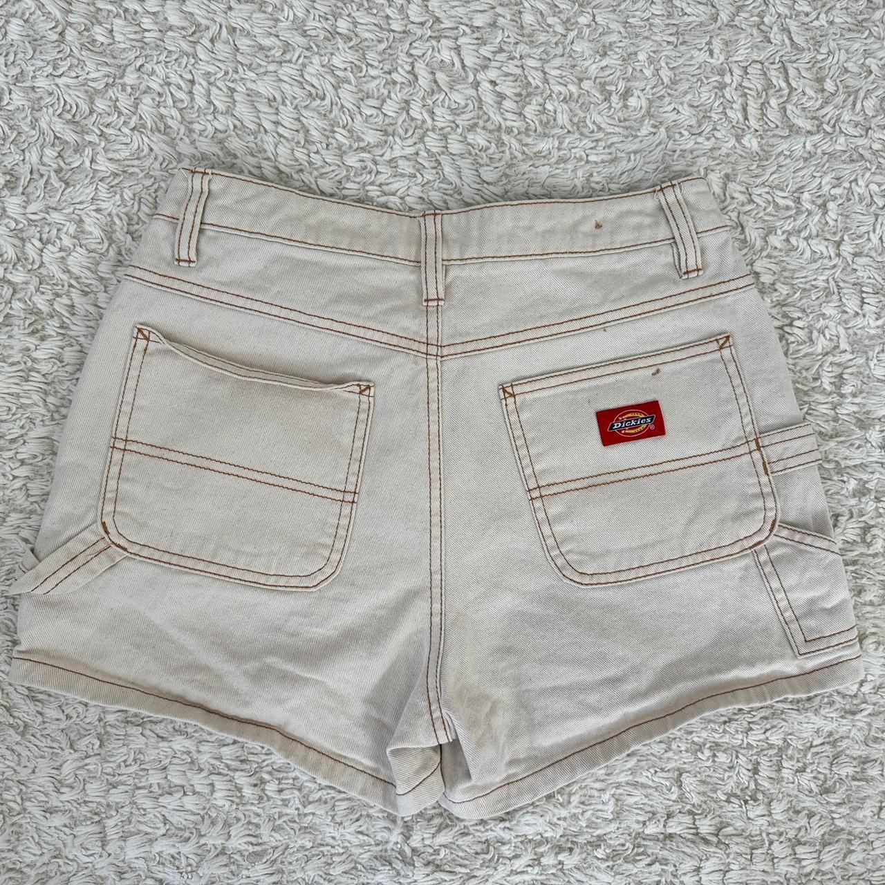 item listed by nadialerma00