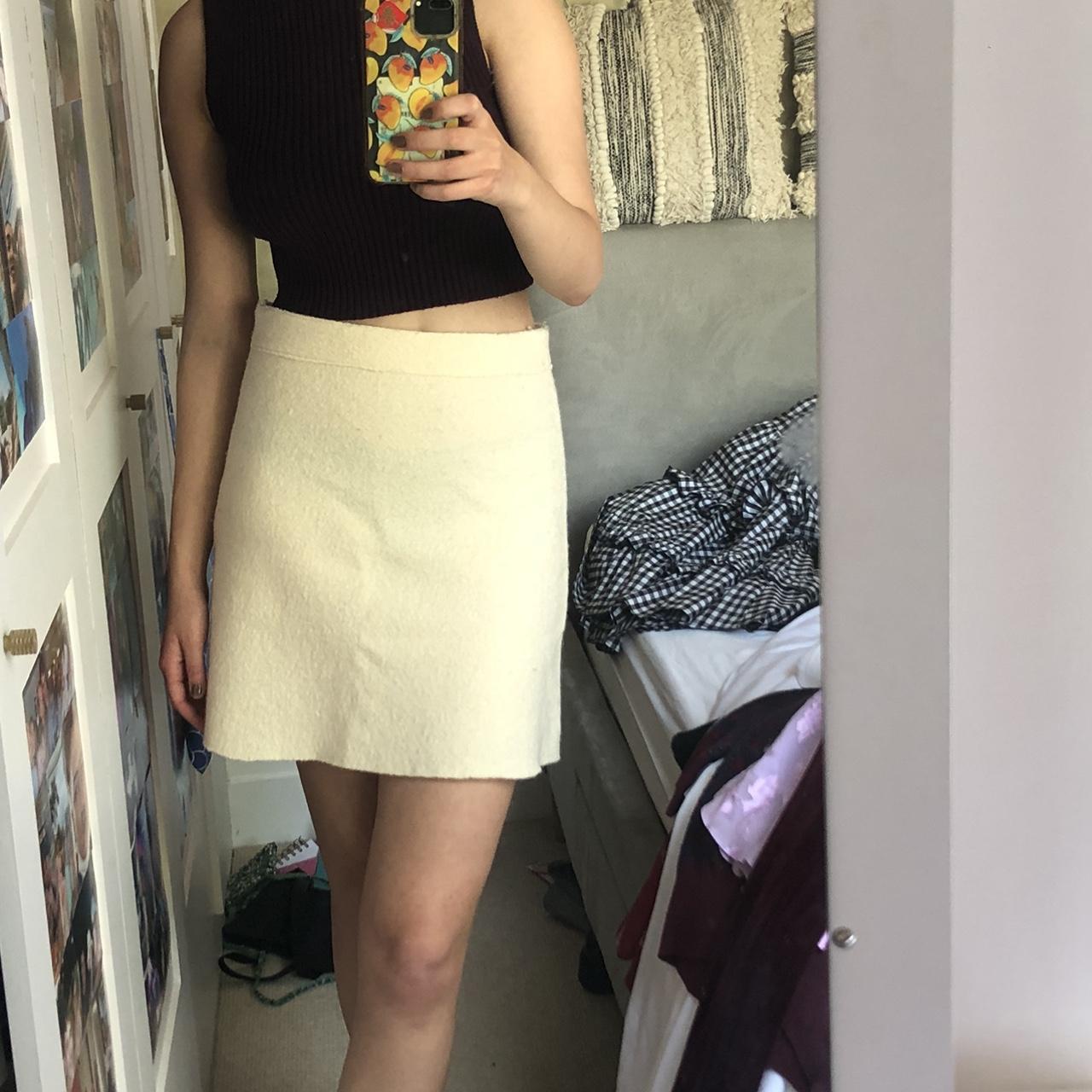 Zara mini skirt in cream Size M Has barely been... - Depop