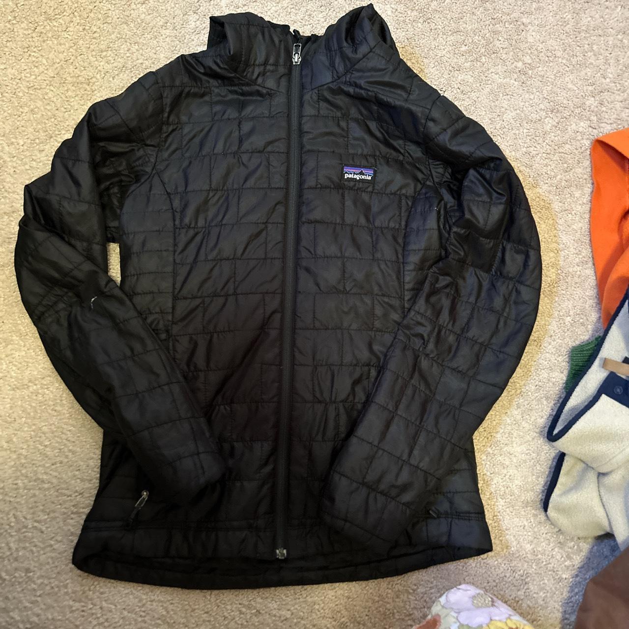 Patagonia puffy jacket One small snag but not bad... - Depop