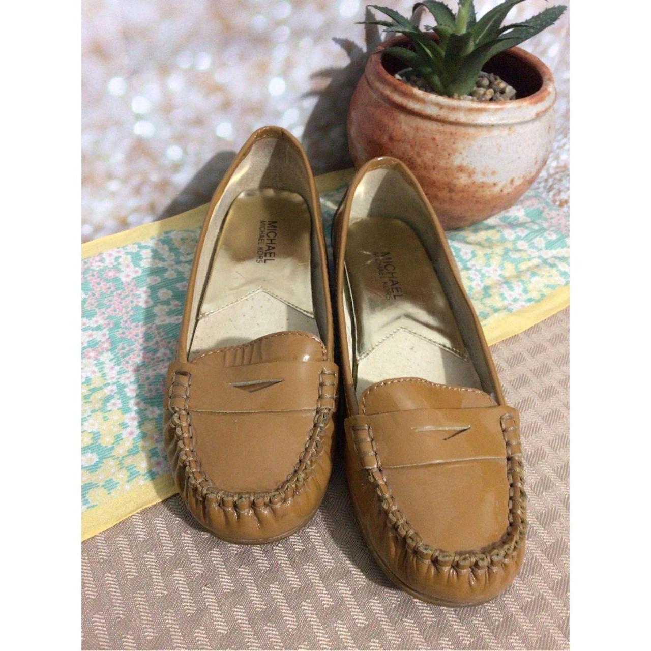 Michael kors hot sale tan loafers