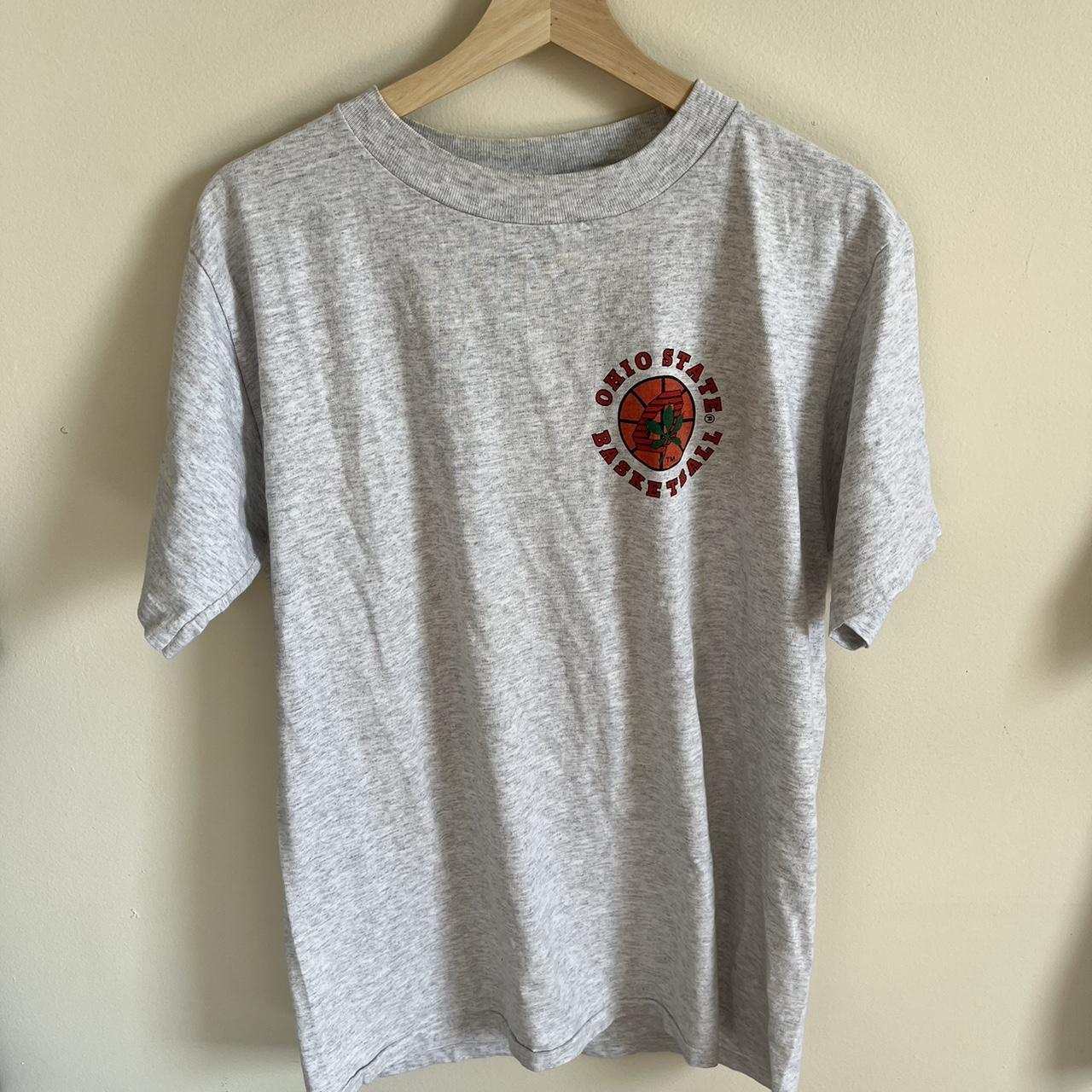 Men's Grey and Red T-shirt | Depop