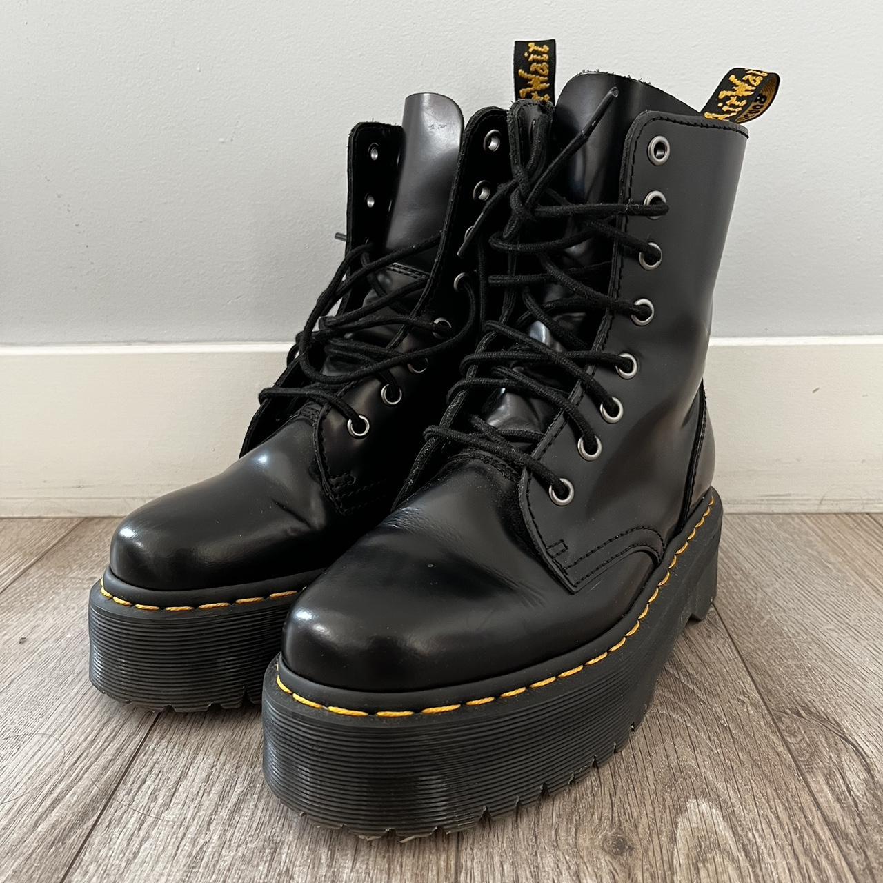 jadon smooth doc martens