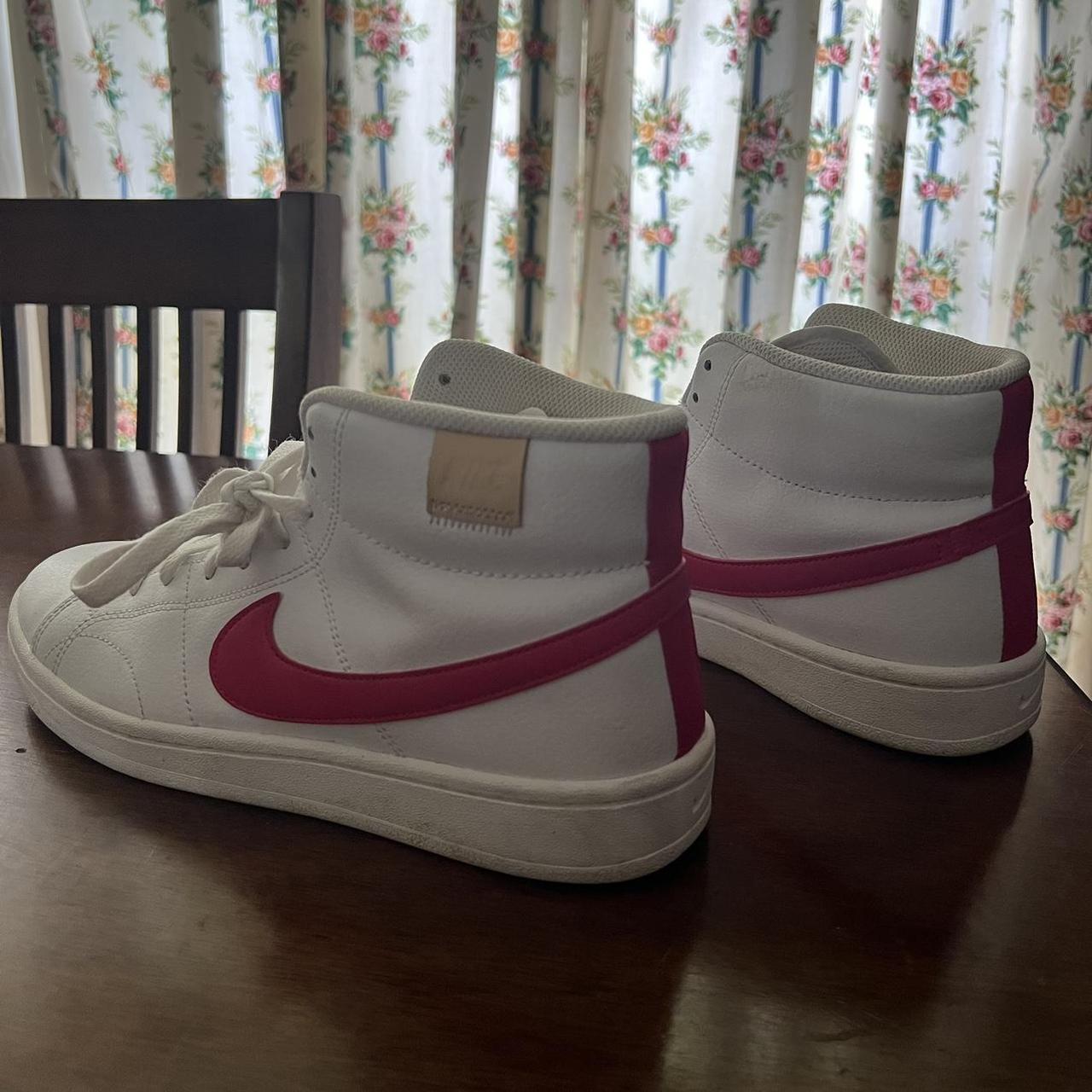 nikes blue and pink