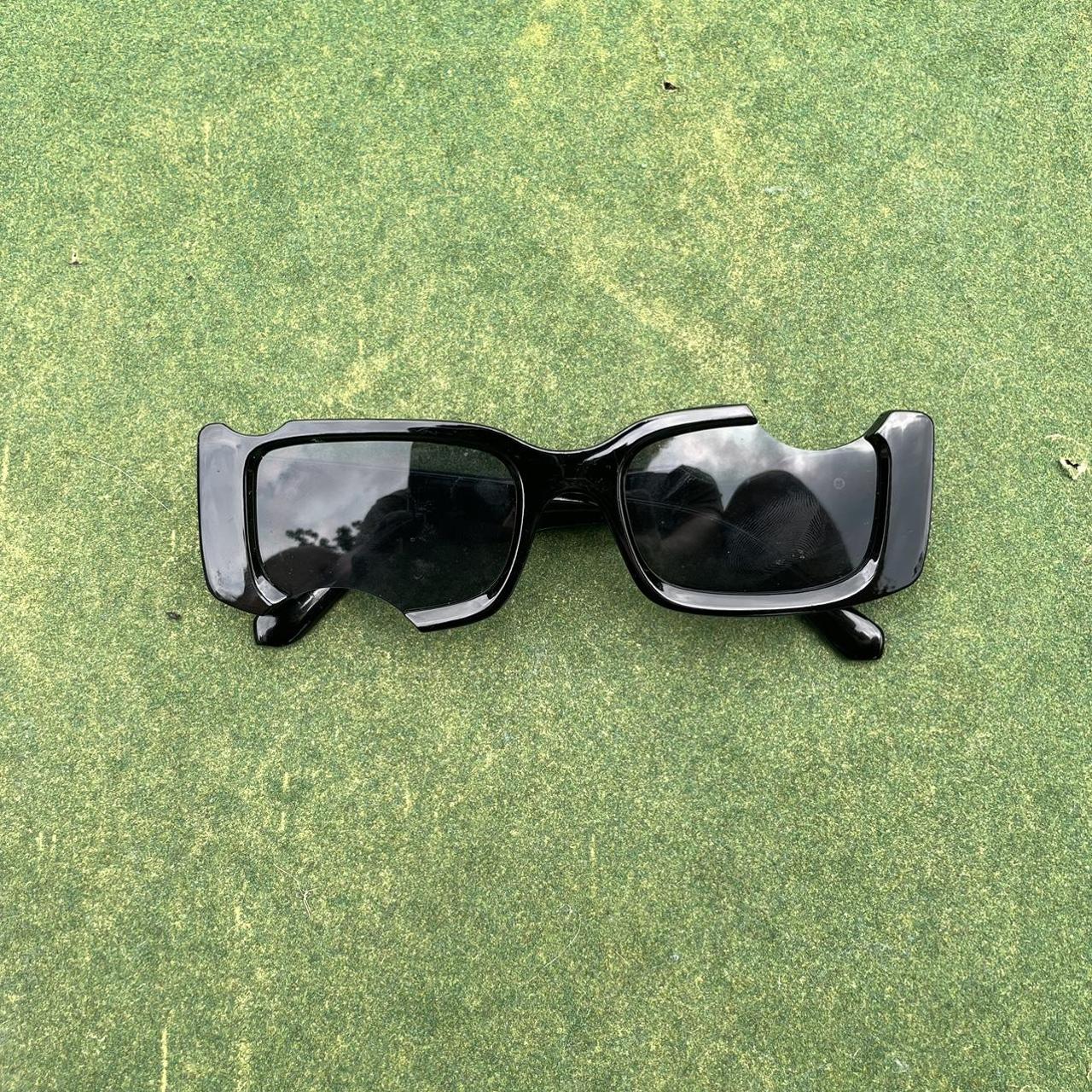 Men's Black and White Sunglasses OFF WHITE - Depop