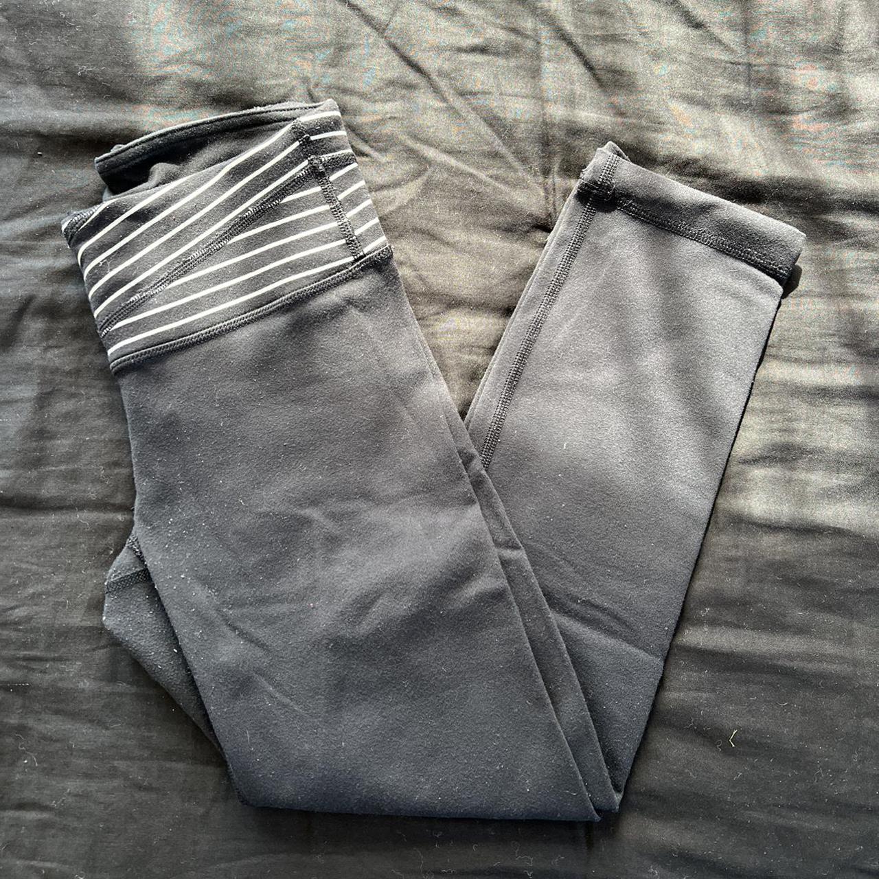 Lululemon Women's Black and White Leggings | Depop