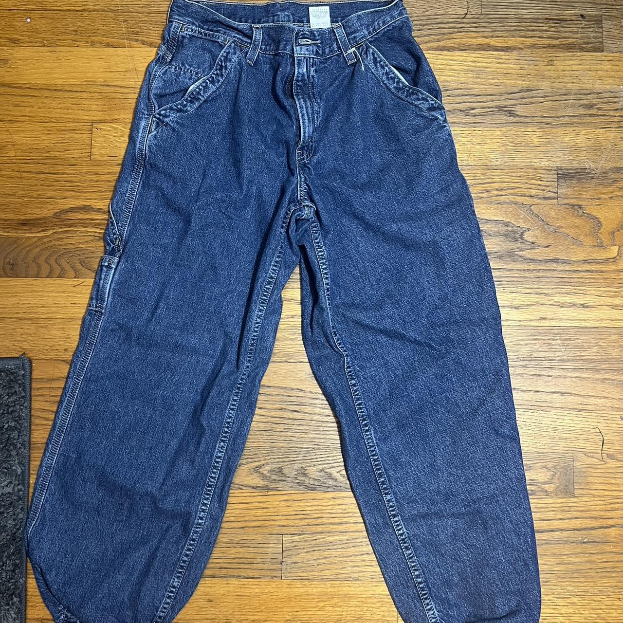 Vintage Levi baggy cargo jeans Size 2 in women’s !!... - Depop