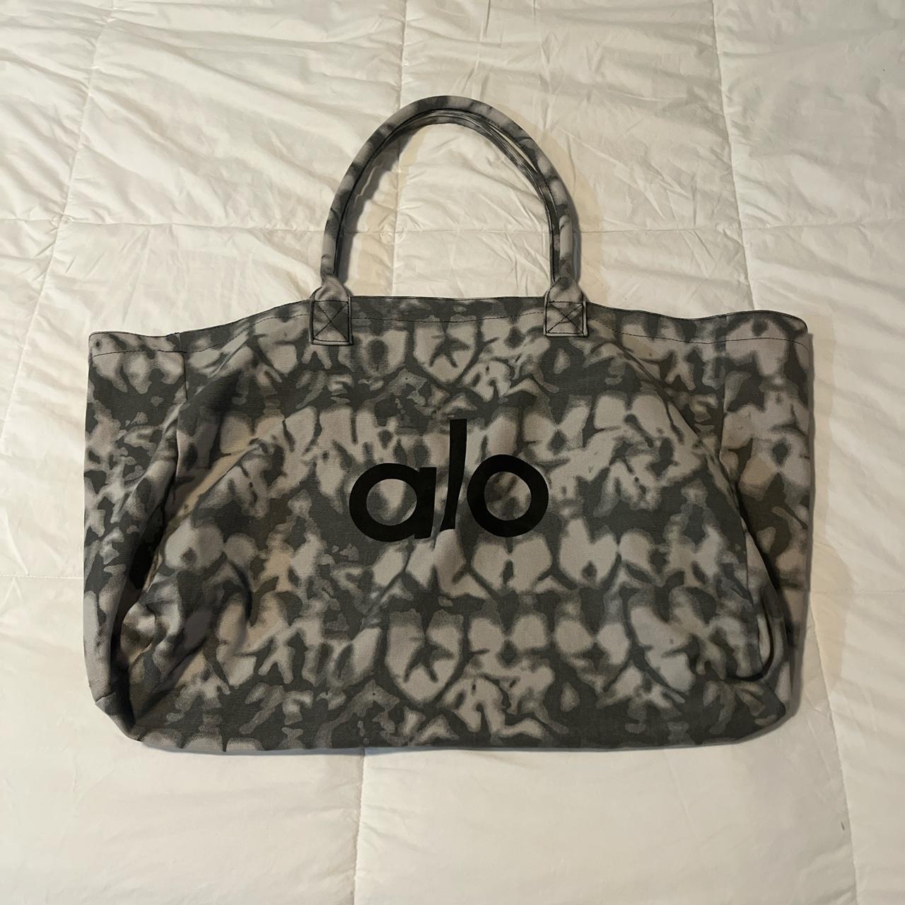 Alo Women's Grey Bag | Depop