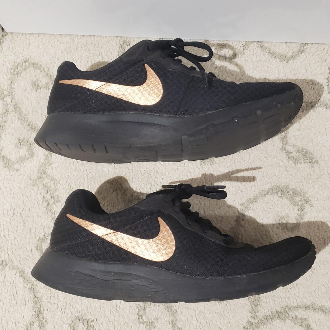 rose gold nike shoes womens