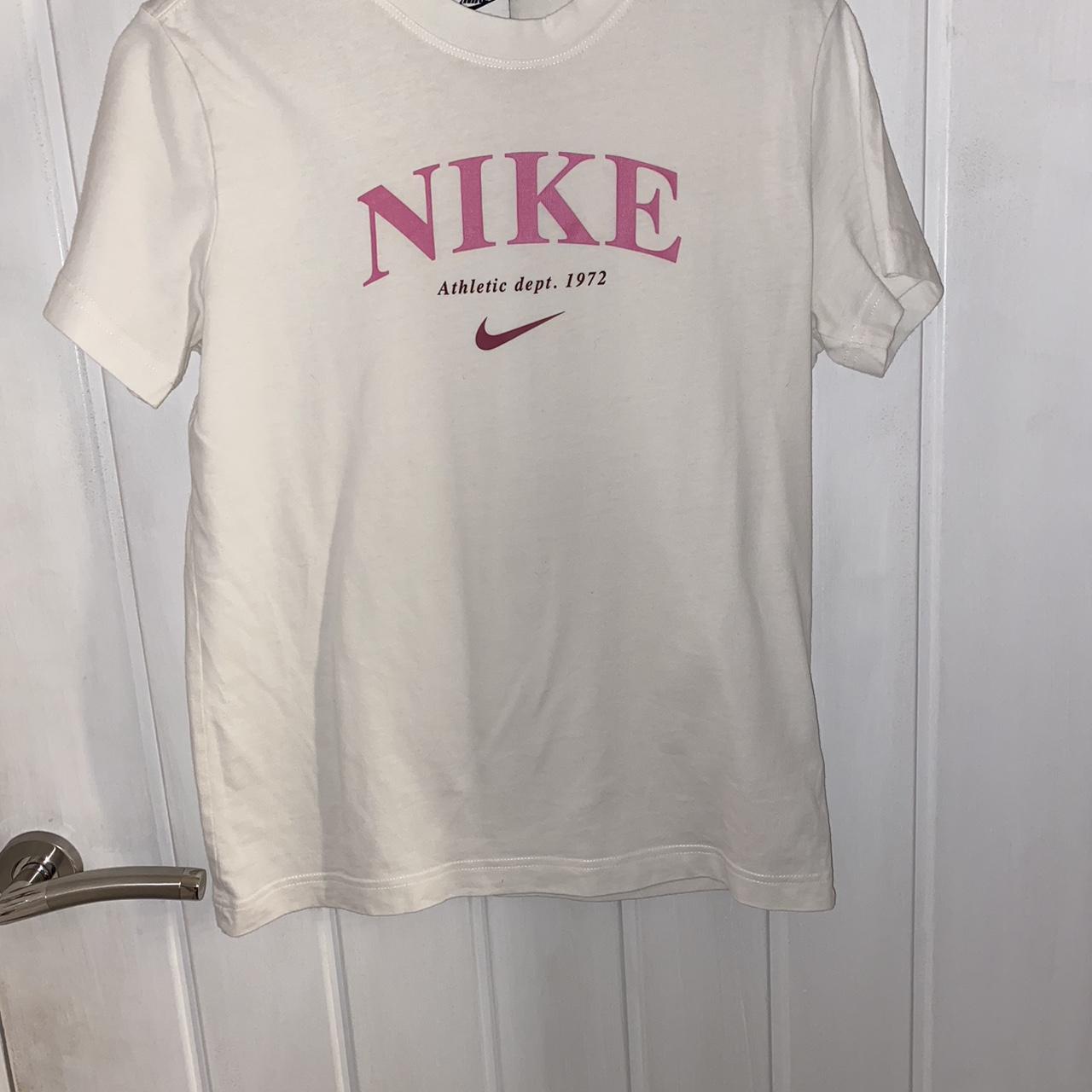 Nike Pink and White T-shirt | Depop