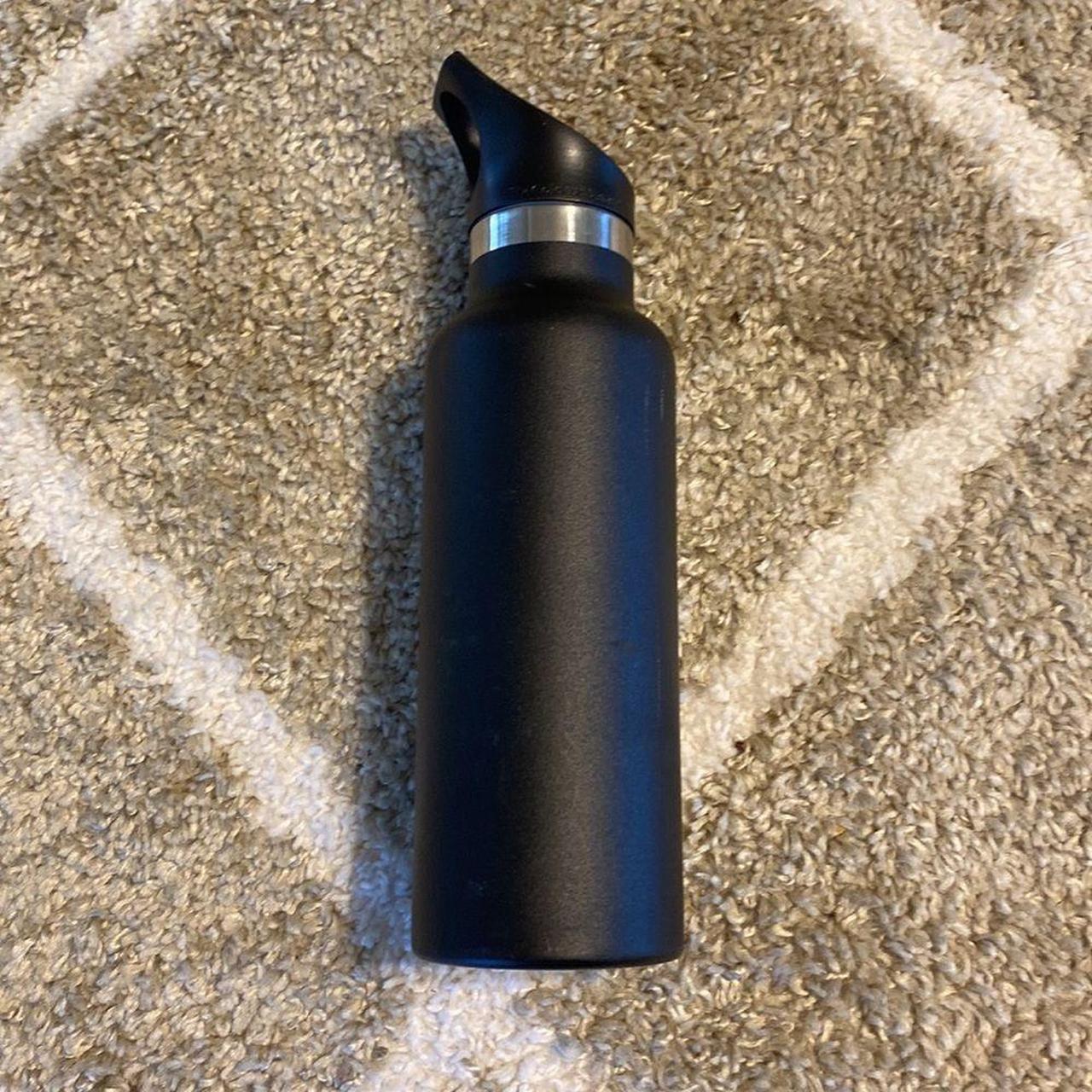 black 21 oz hydroflask - Depop