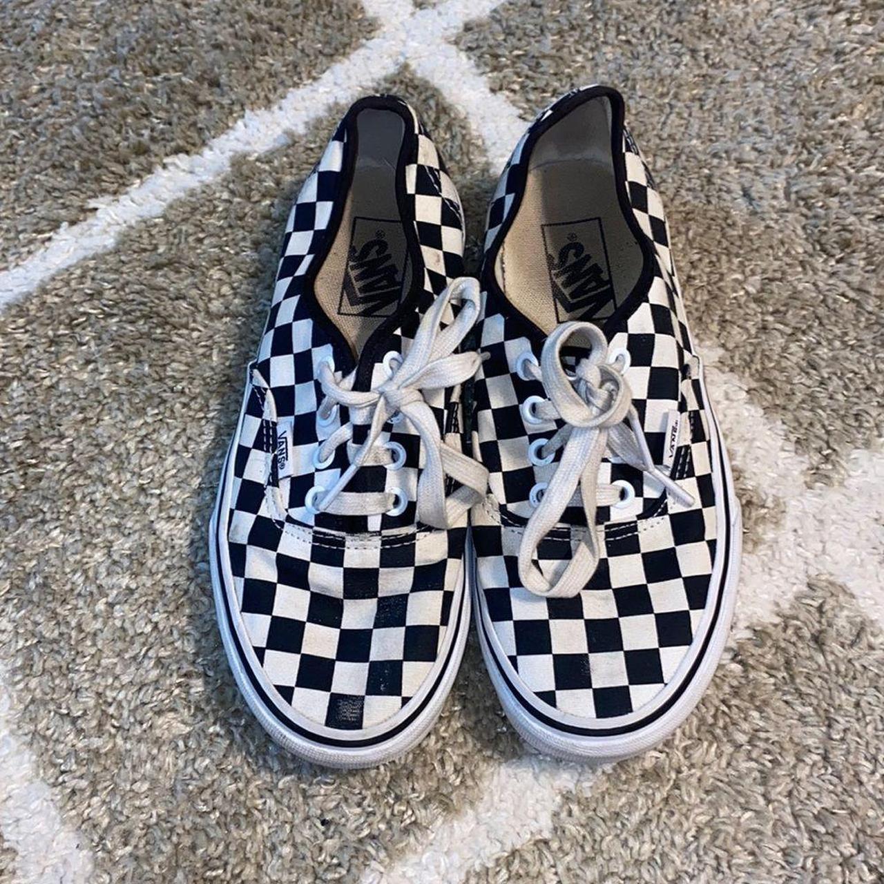 Checkered line hot sale vans