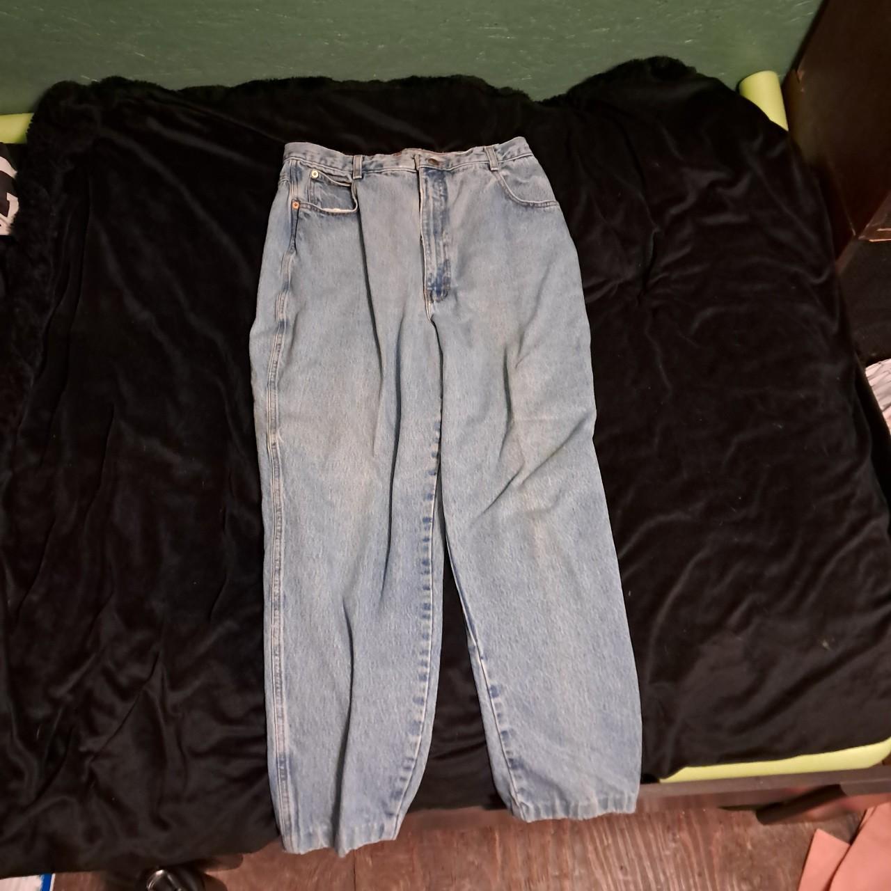 item listed by skzumys