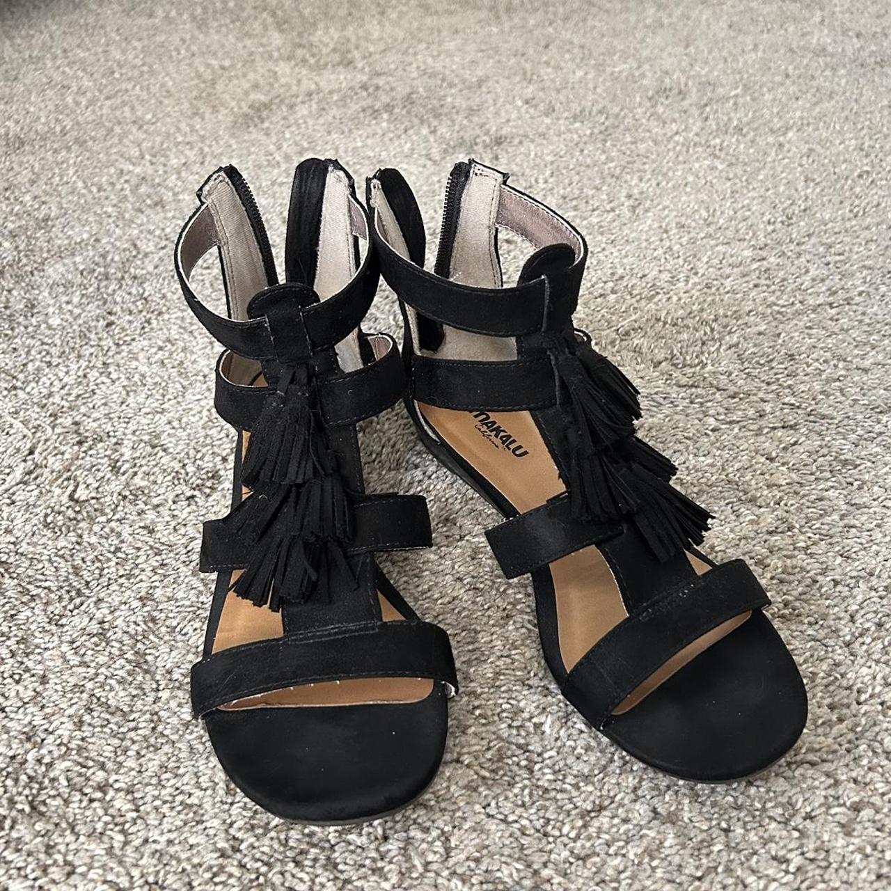 Minnetonka hot sale black sandals