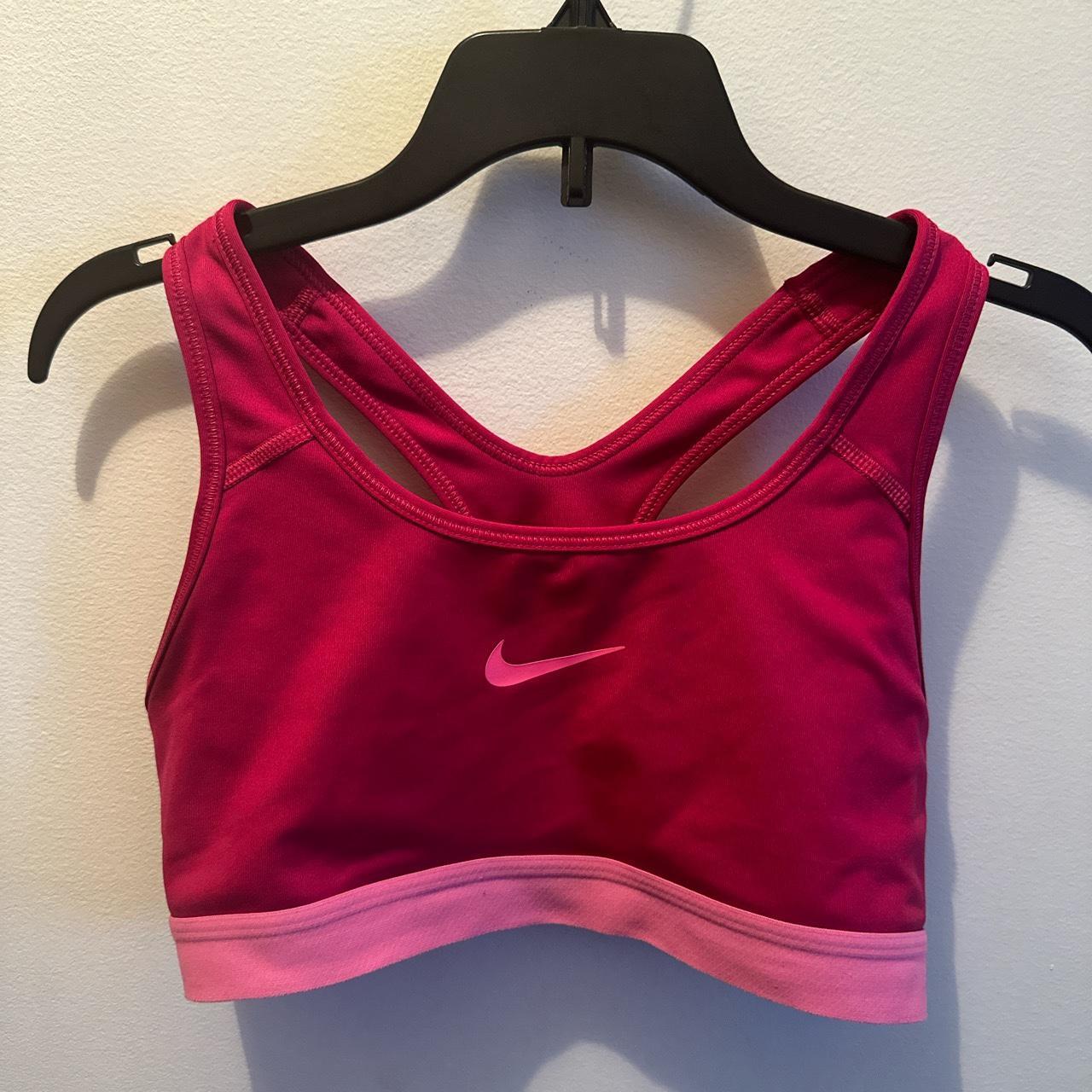 Fuchsia Nike sports bra! Super cute and functional - Depop