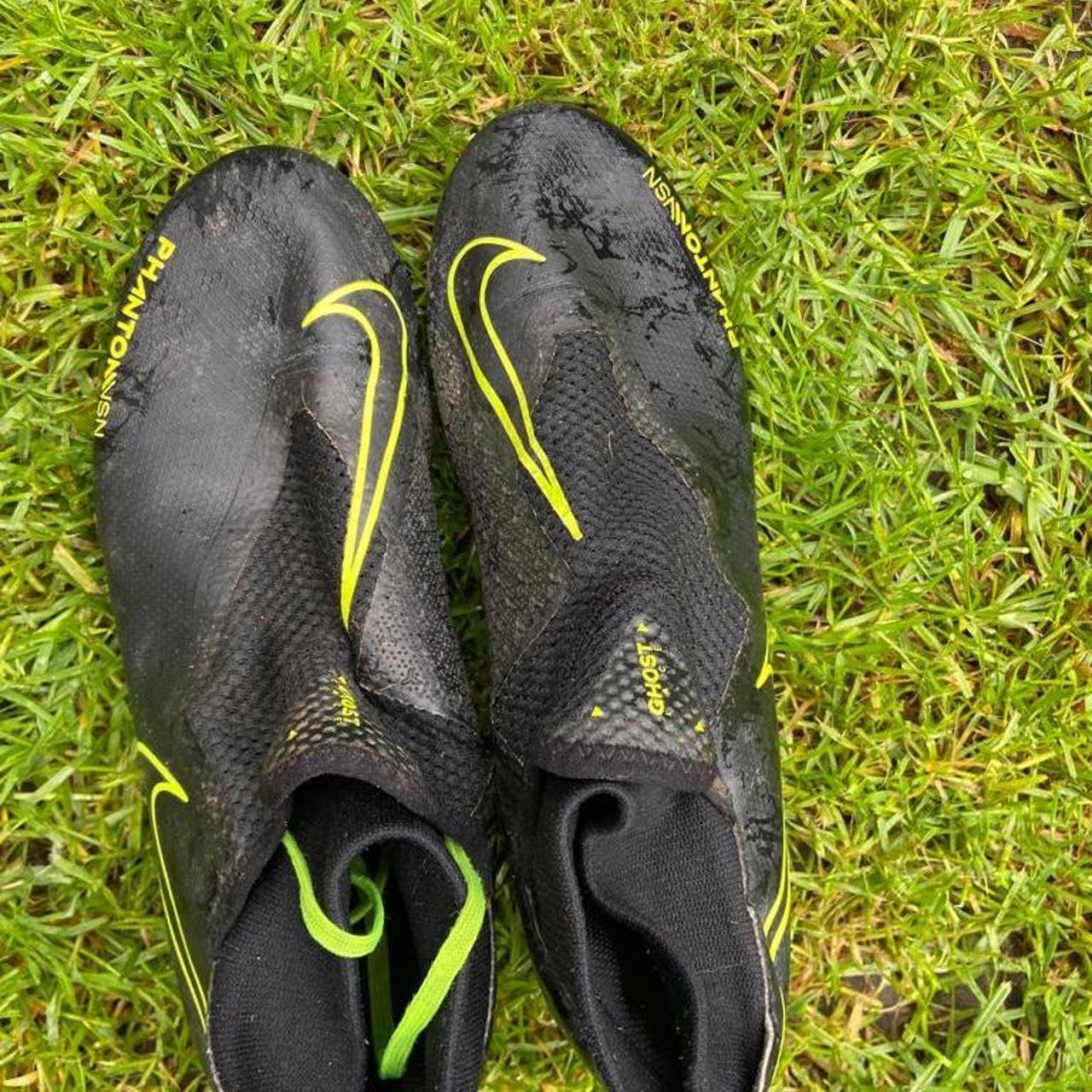 nike phantom black and yellow